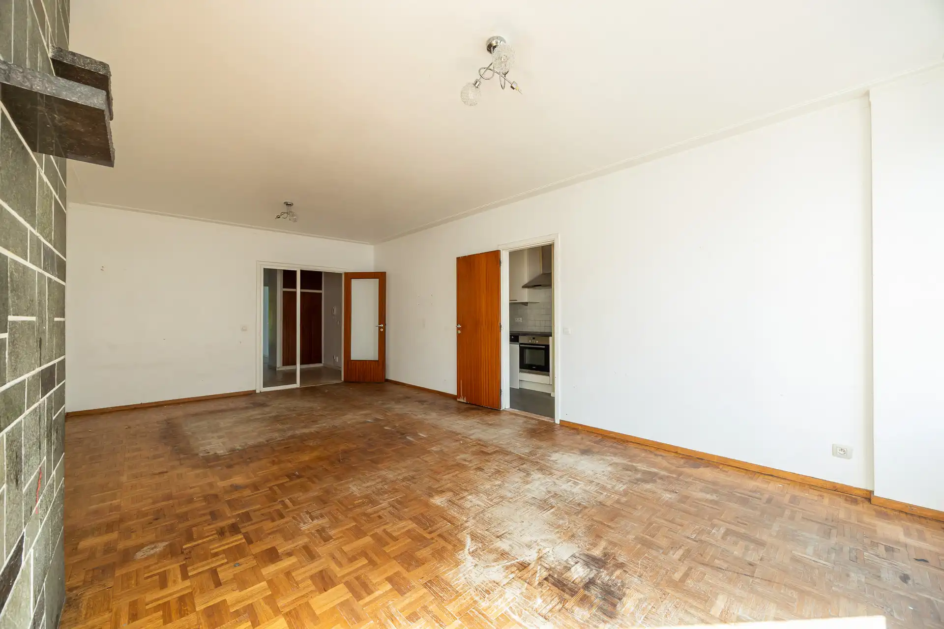 Appartement met 2 slpk, terras en autostaanplaats foto 8