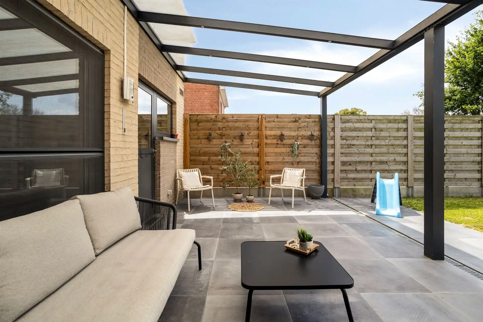 Instapklare woning met 3 slaapkamers en garage.  foto 19