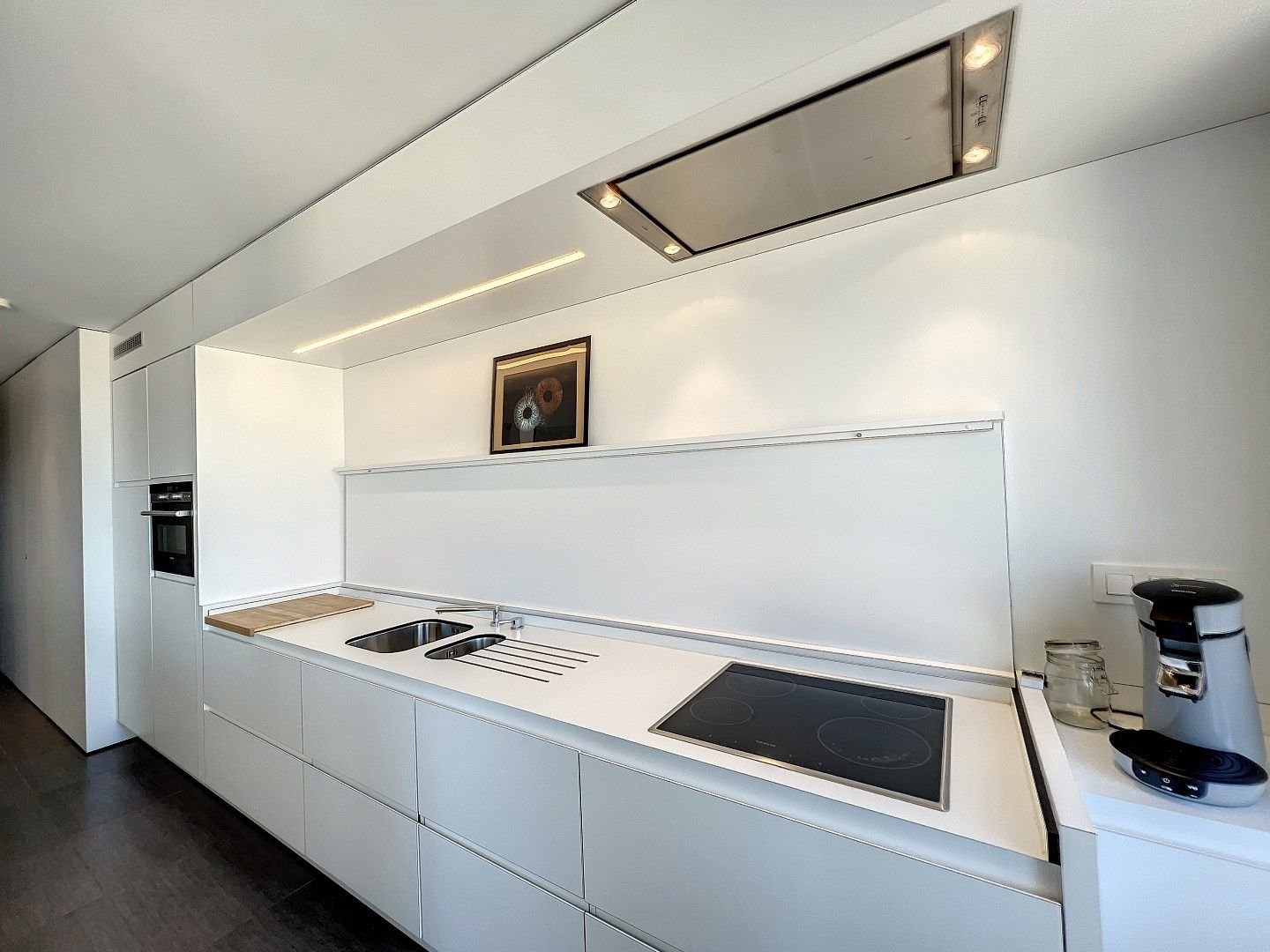 Prachtig vernieuwd 3-slaapkamer appartement met frontaal zicht op zee foto 11
