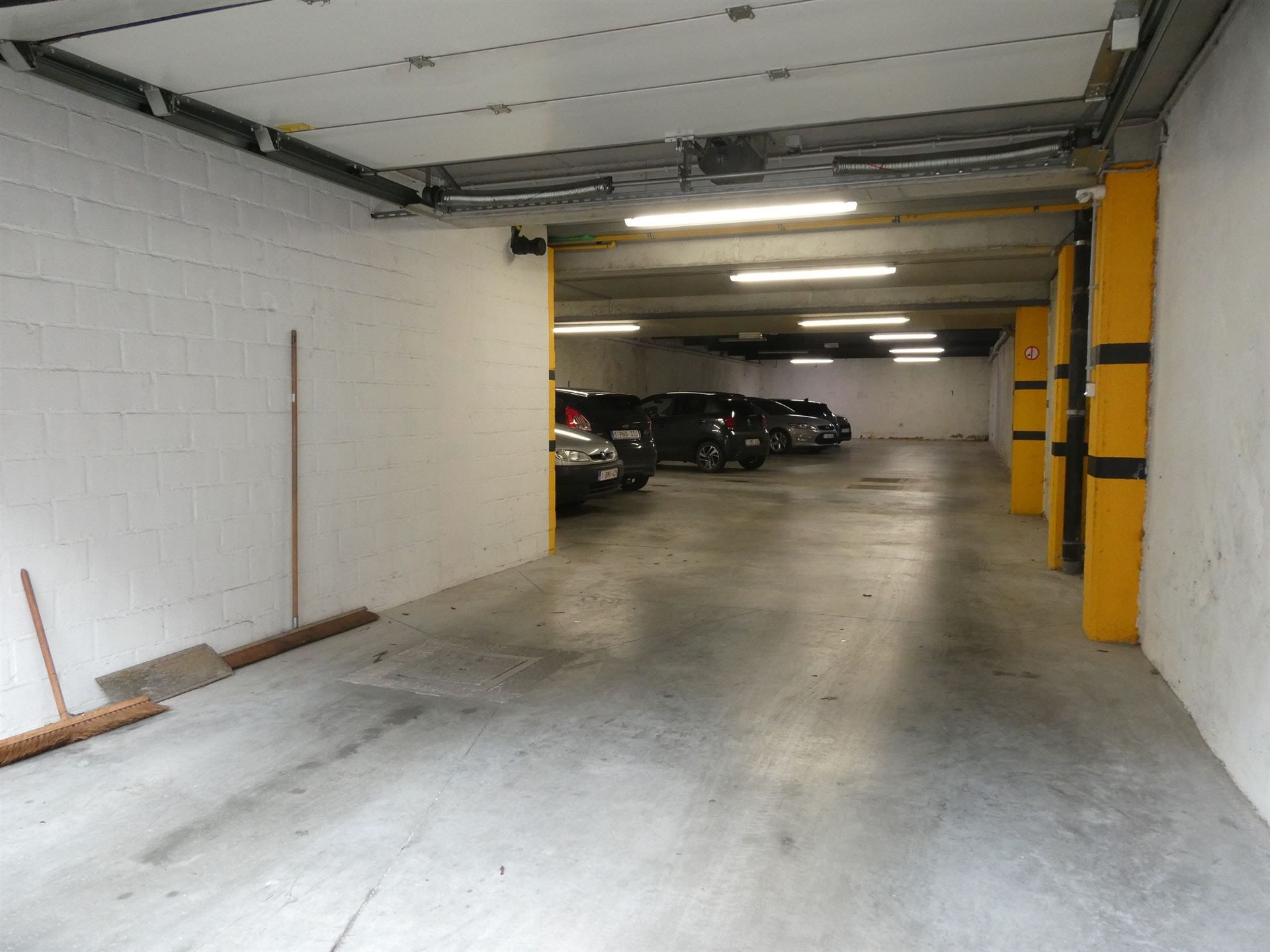 Parkeerplaats foto 7