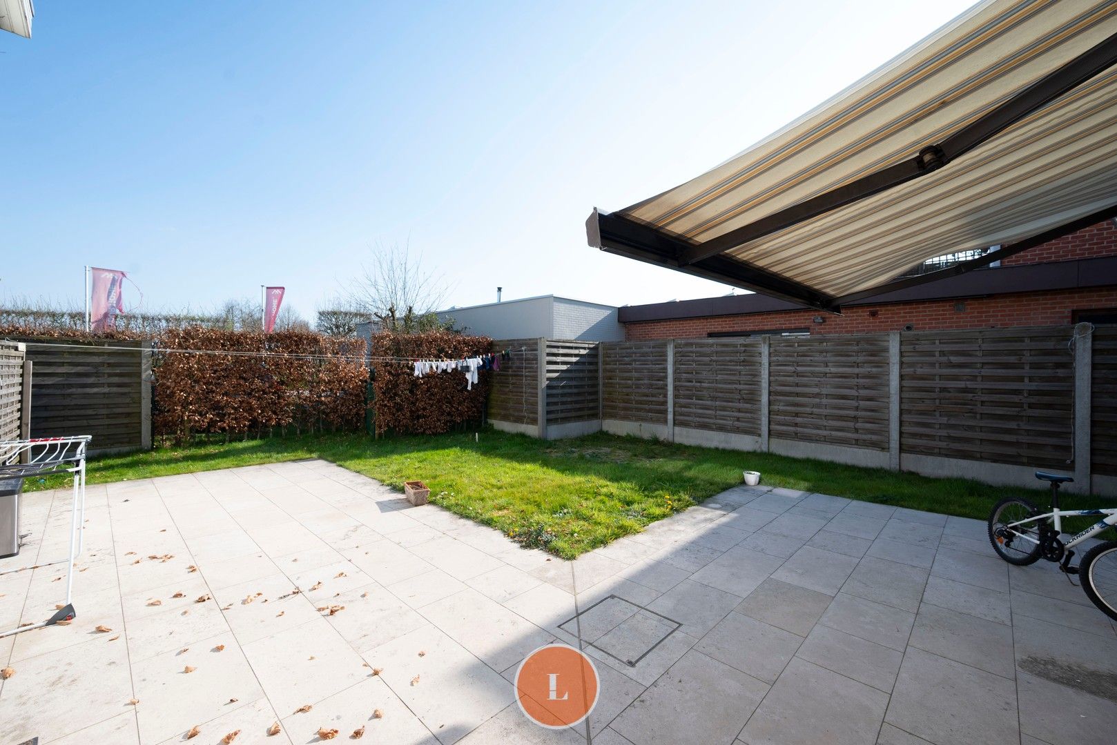 Ruim handelspand met woonst te koop in Beveren-Leie foto 9