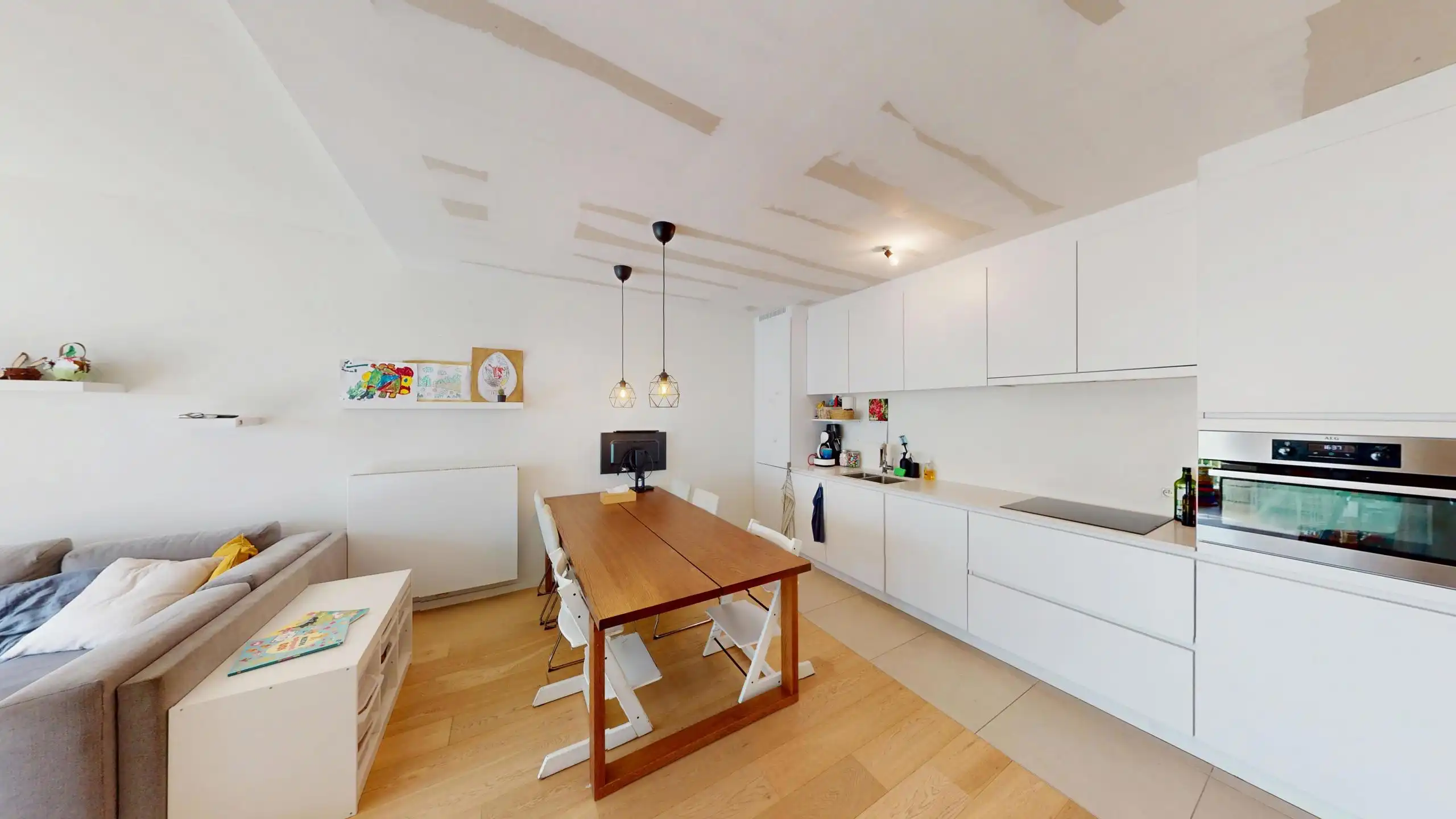 ANTWERPEN - Ruim duplex appartement met terras foto 4