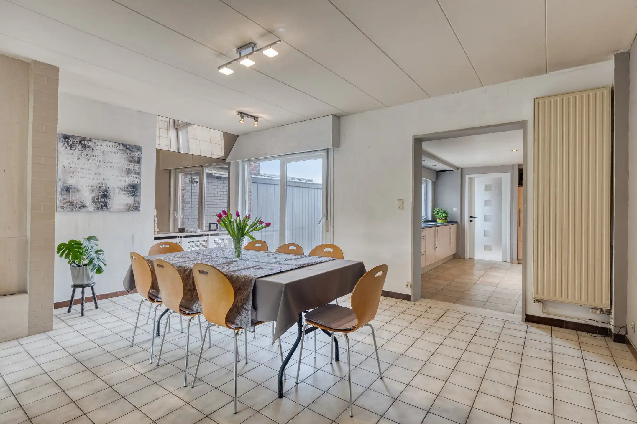 Gezellige woning met 3 slaapkamers en garage foto 3