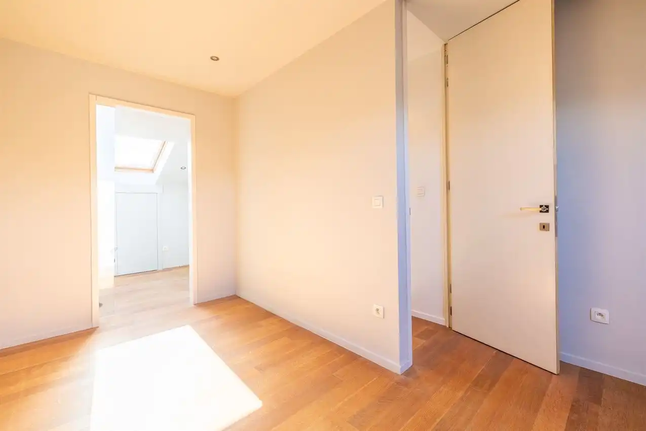 Gerenoveerde woning EPC B, 2 ruime slpk, zonnig tuinterras foto 16