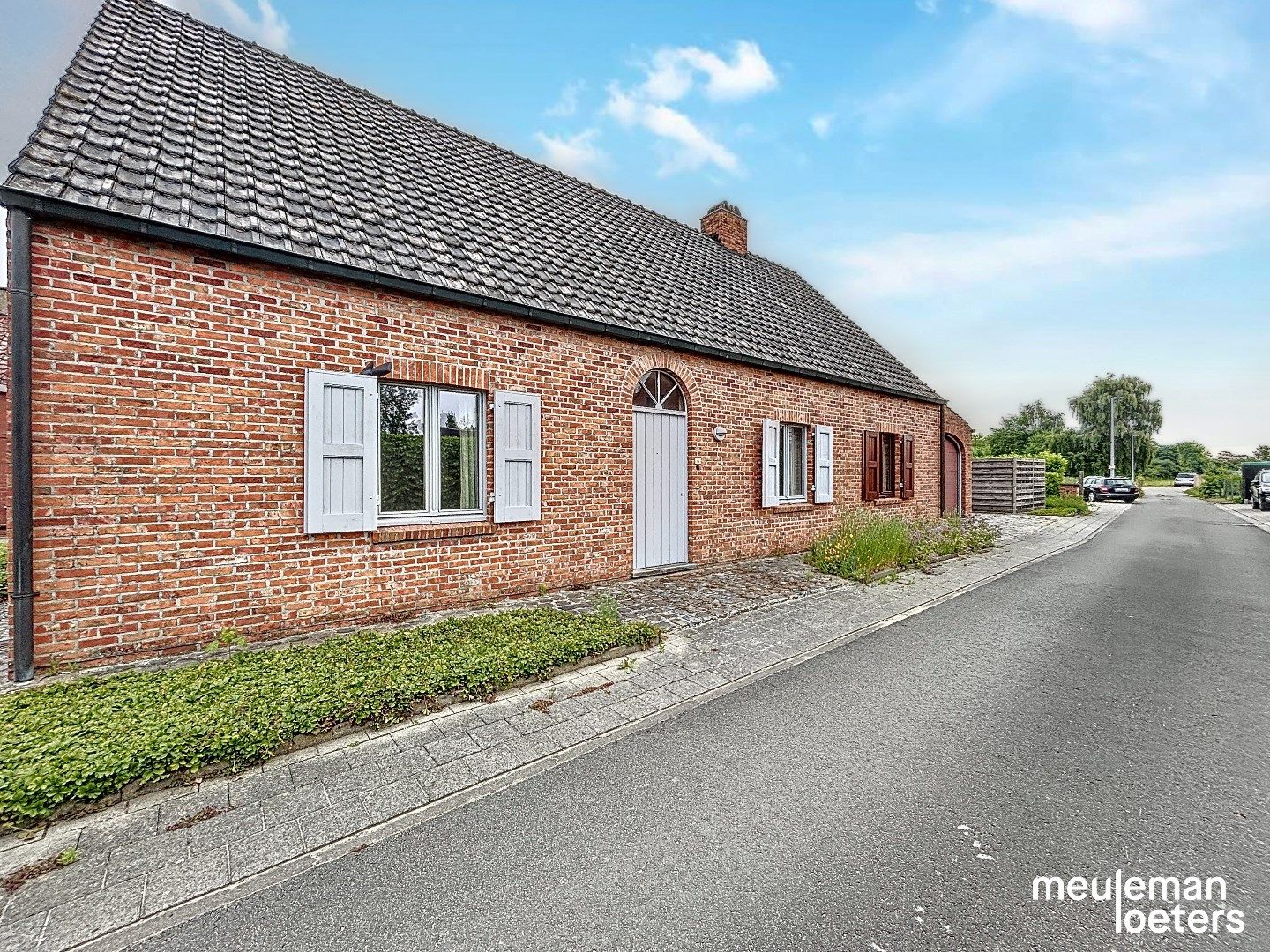 Charmante woning met garage en terras foto 18