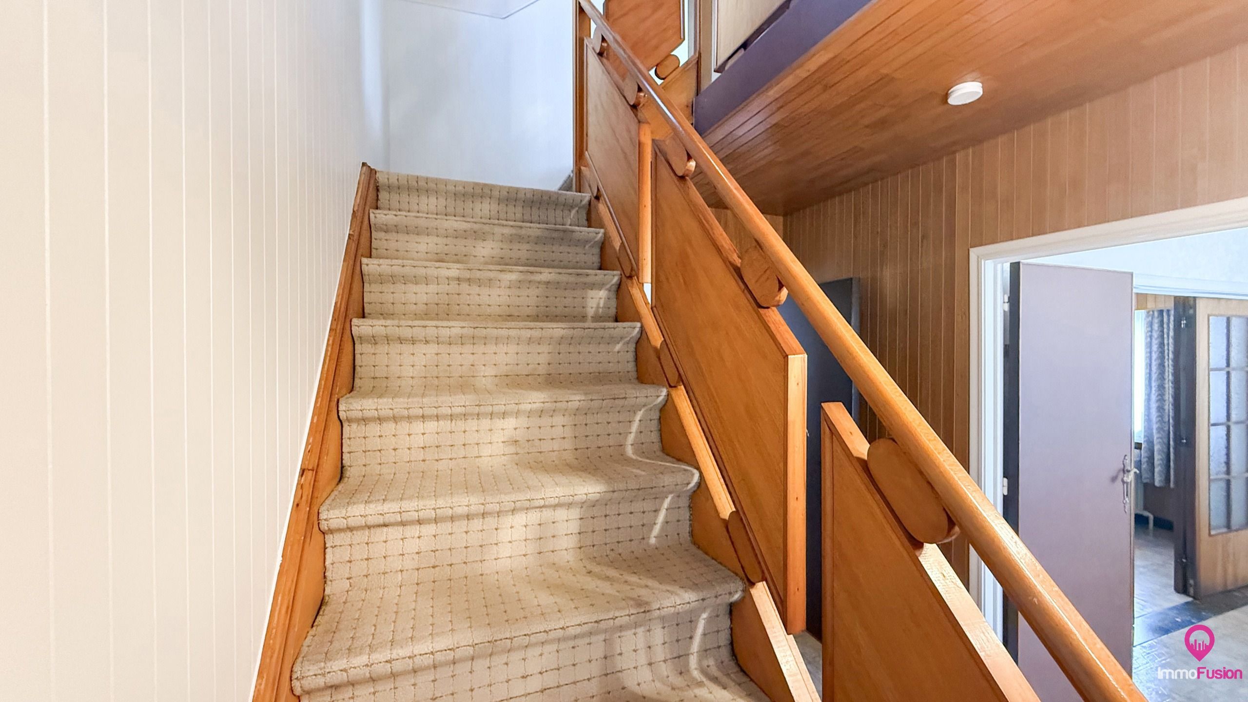 Ruime woning met 3 slaapkamers en zeer breed perceel! foto 21