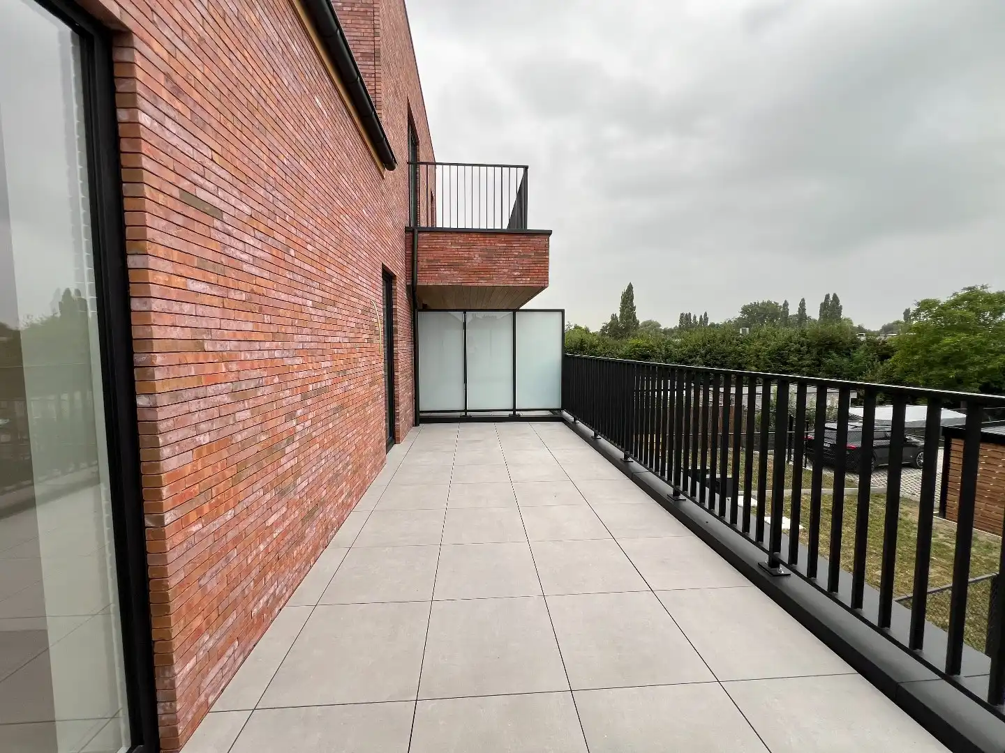 Nieuwbouwappartement met 2 slaapkamers en 2 terrassen te Ieper foto 11