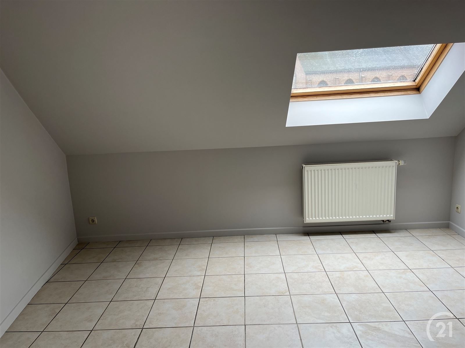 Interessante opbrengsteigendom met 2 app, bureel met opslagruimte foto 24