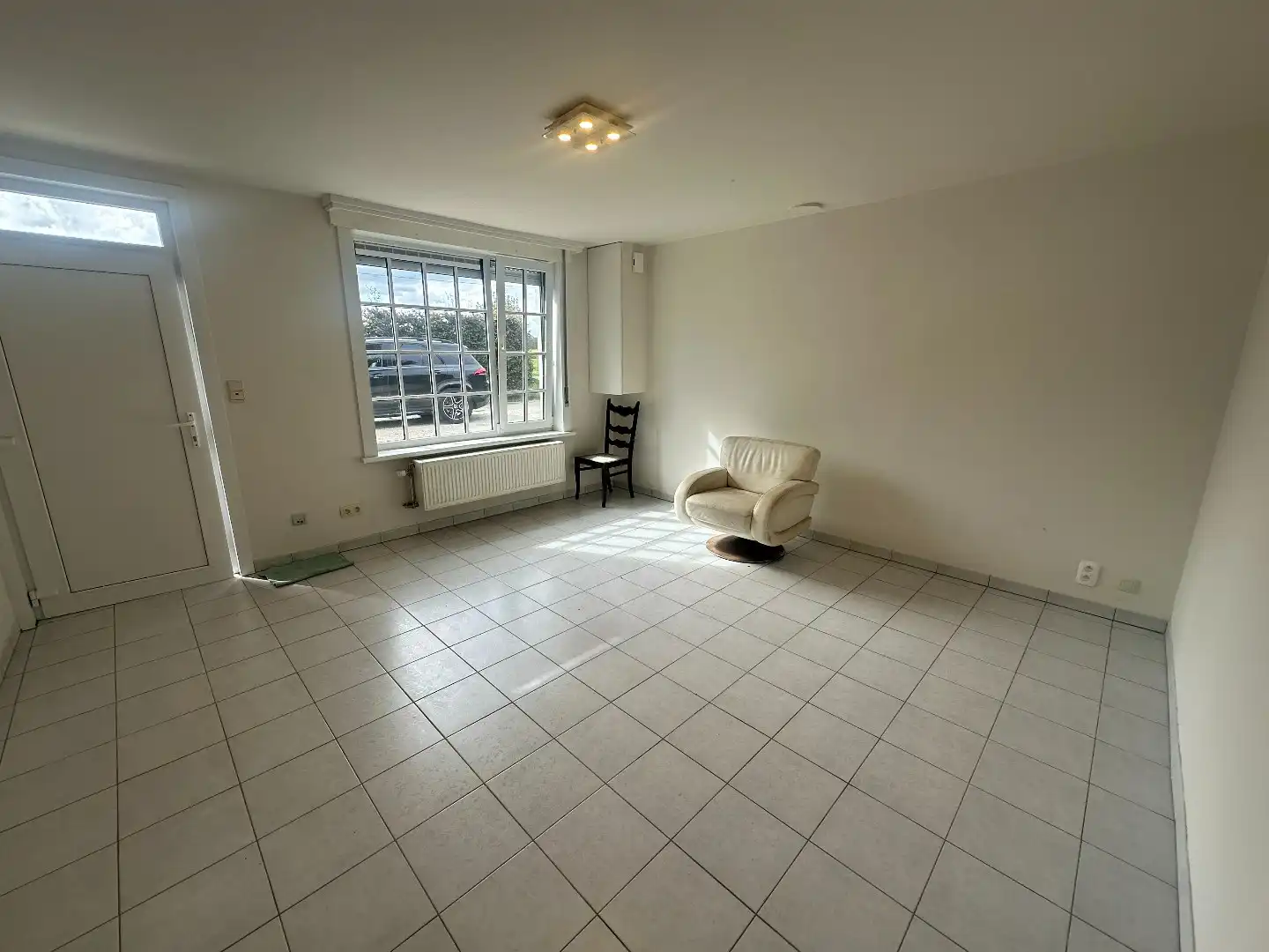 Gezellige gerenoveerde woning met 3 slpk, carport en tuintje, rustige ligging te Torhout foto 5