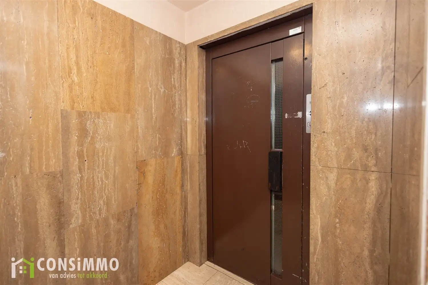 Appartement en handelspand in het centrum van Genk foto 16