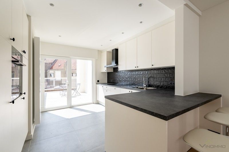 Prachtig gerenoveerd  energiezuinig duplexappartement op wandelafstand van de zee foto 9