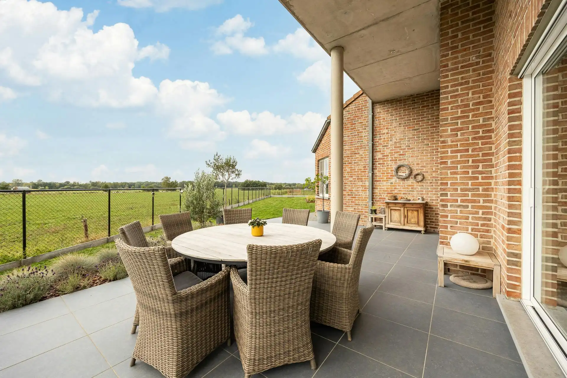 gerenoveerd huis met zwembad op 17 are te koop in Kasterlee foto 5