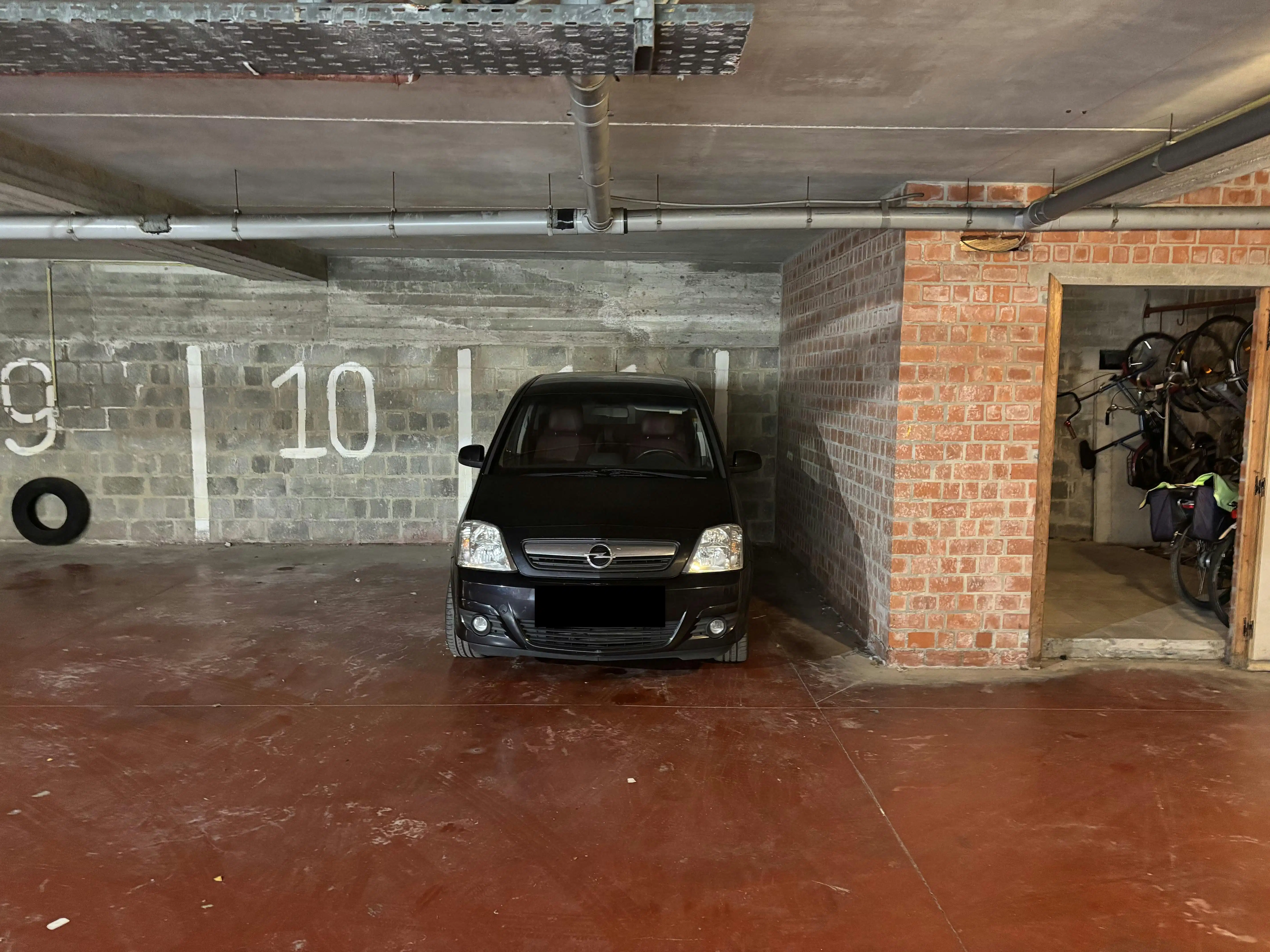 Parking op toplocatie ! foto {{pictureIndex}}
