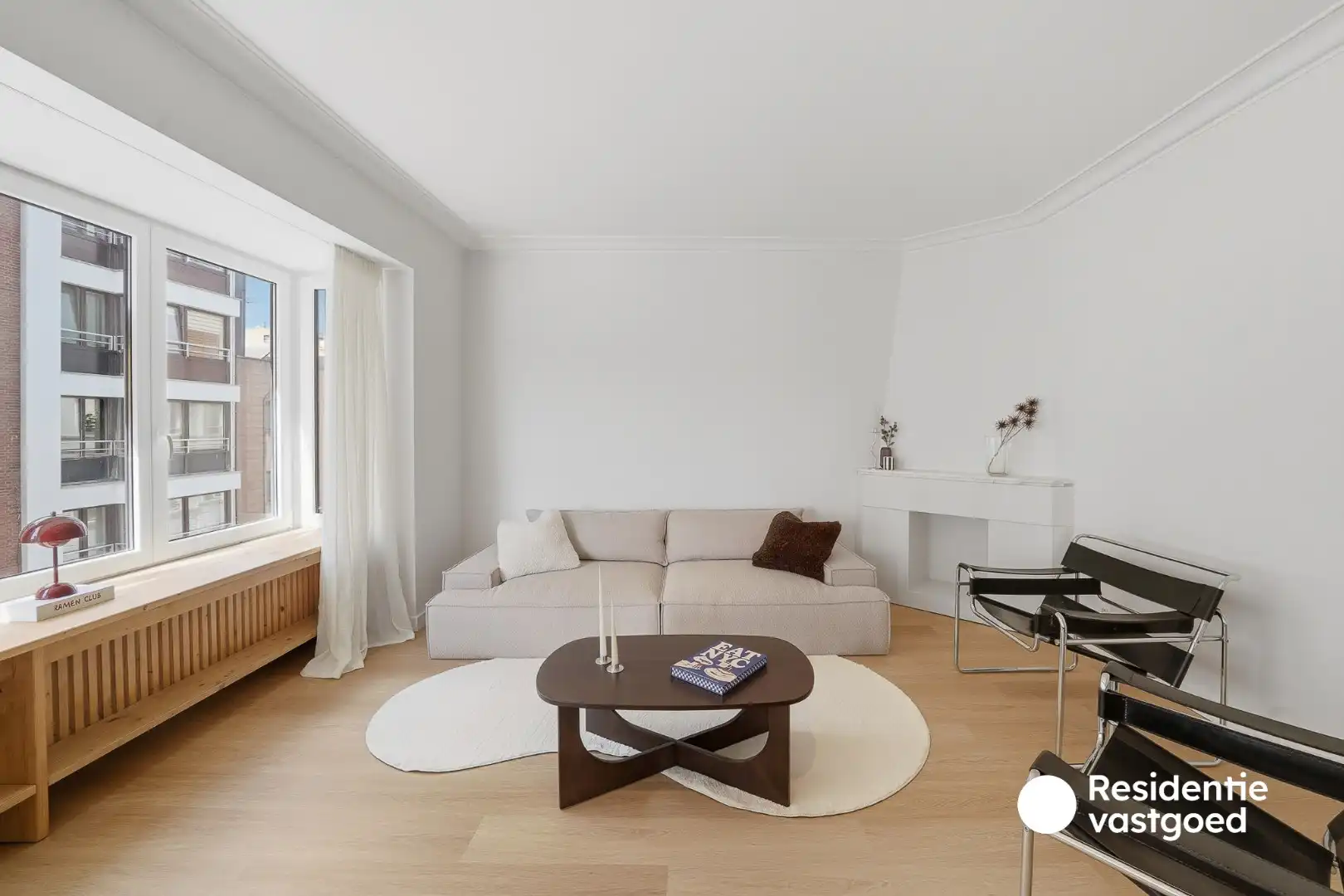 Ruim en volledig gerenoveerd appartement op topligging in Oostende foto 3