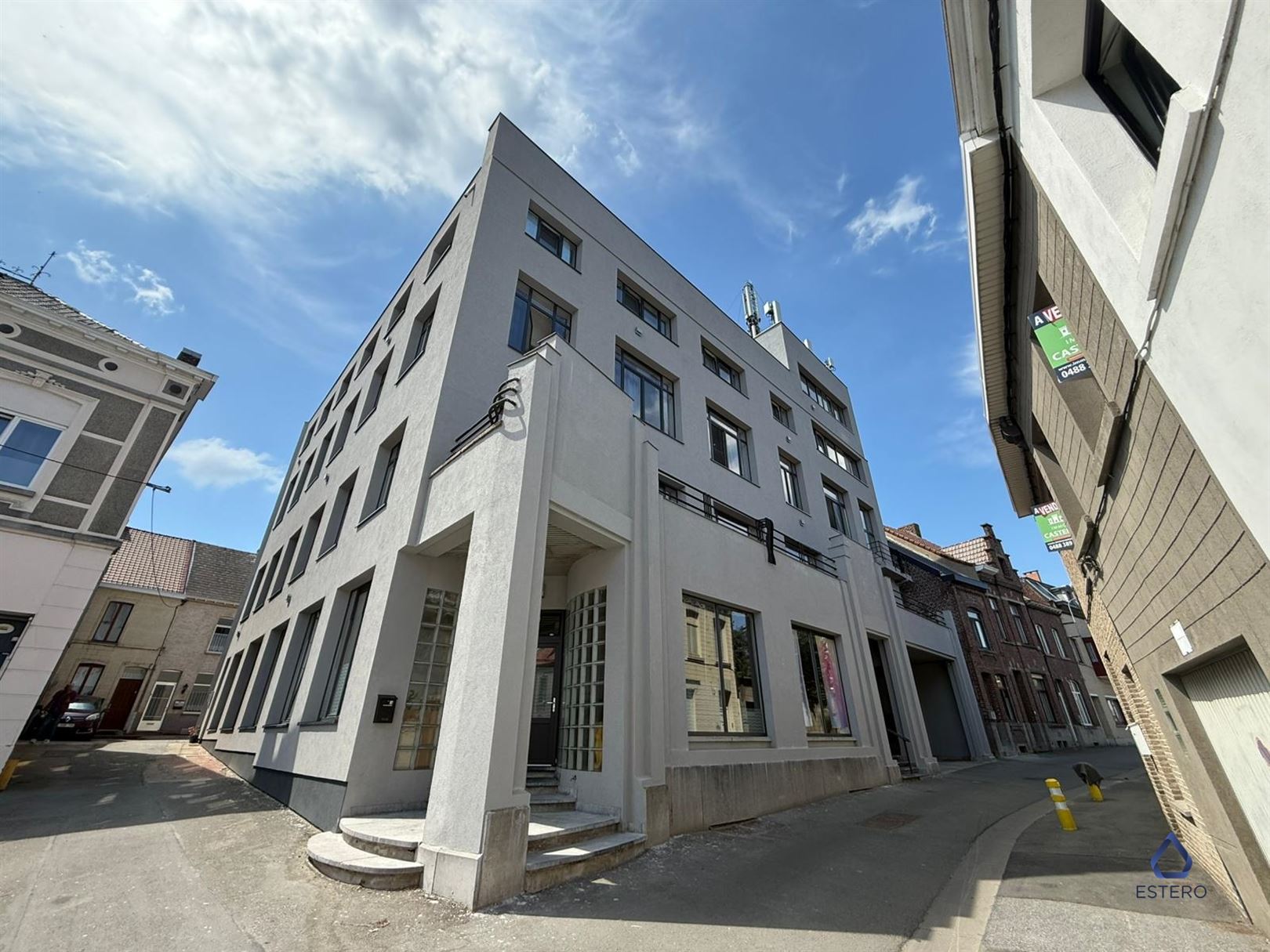 VOLLEDIG VERHUURD APPARTEMENTENCOMPLEX (26 UNITS + PARKINGS) foto 2