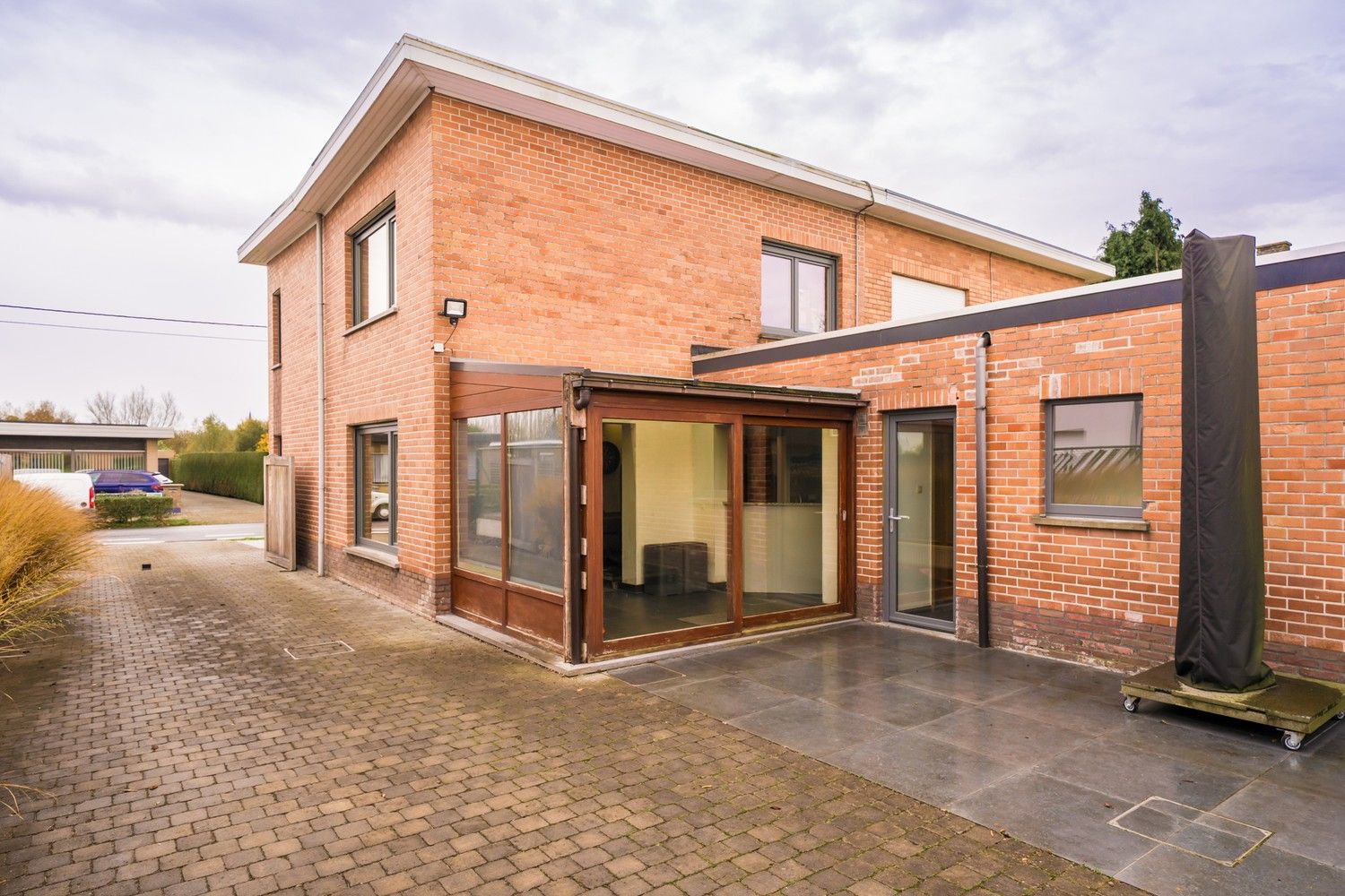 Halfopen bebouwing met ruime garage en prachtig uitzicht op de velden foto 27