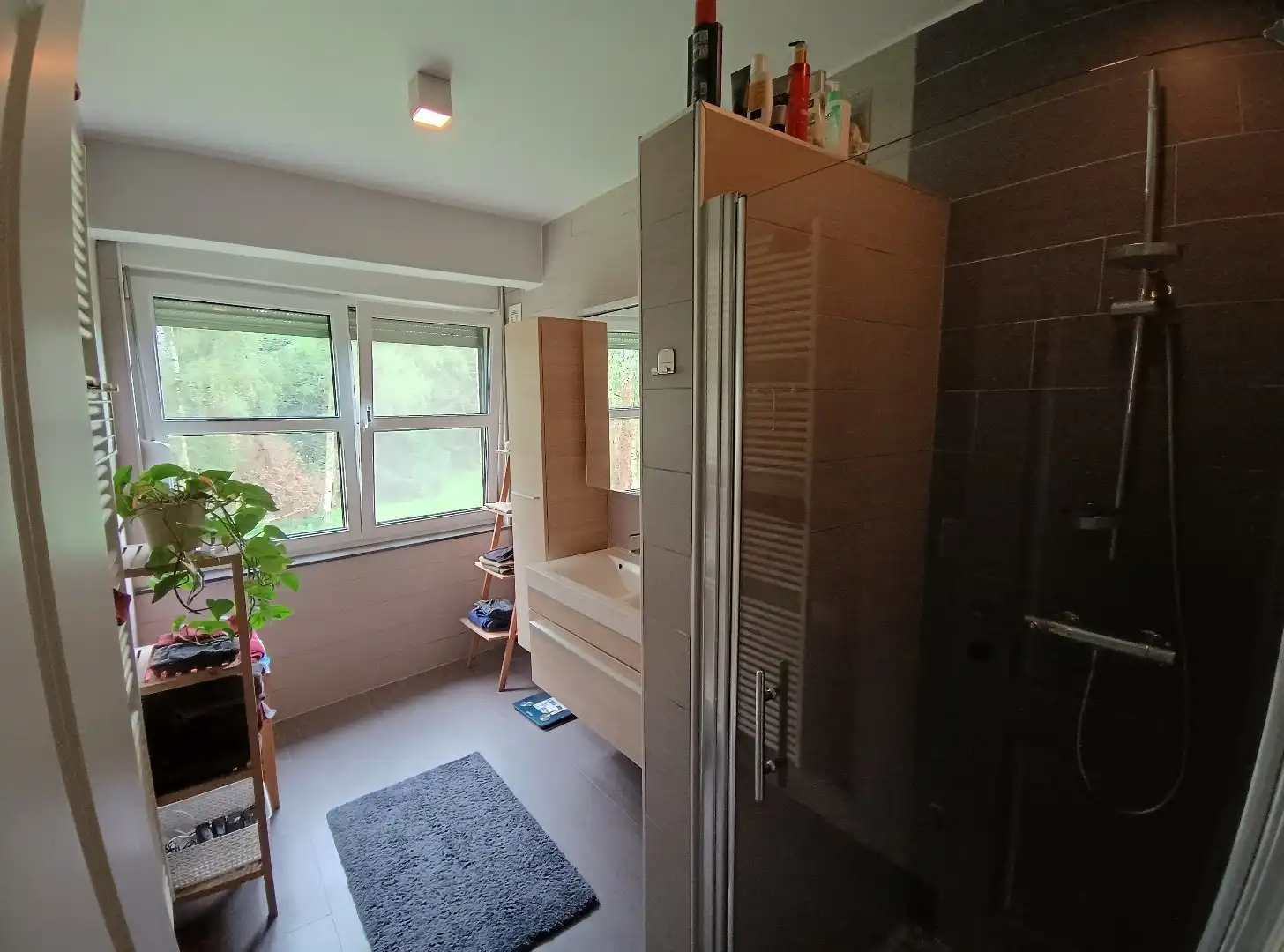 Rustig gelegen appartement met 2 slaapkamers en parking nabij het centrum van Geel ! foto 12