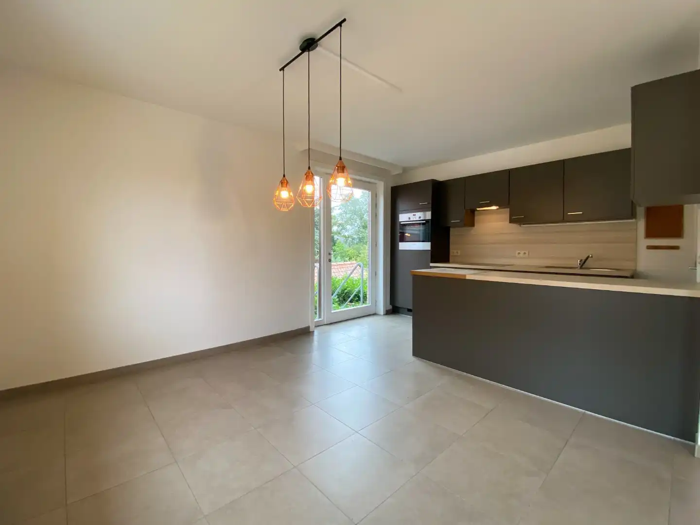 Instapklaar appartement met 2 slaapkamers. foto 3