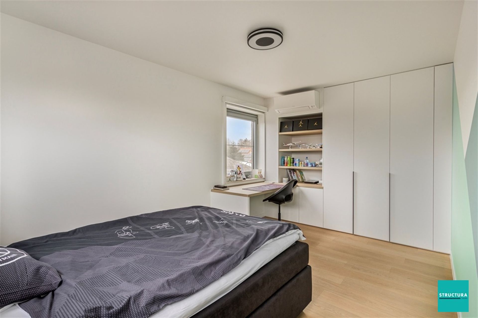 Prachtige moderne villa met zwembad en poolhouse foto 19