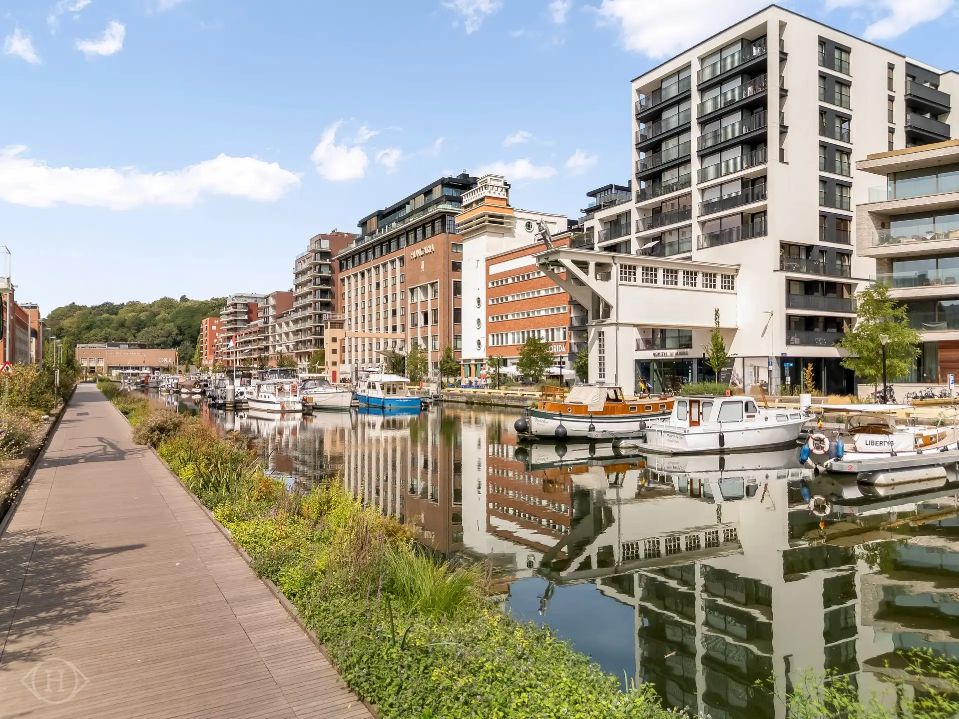 Bemeubeld appartement met prachtig terras foto 31