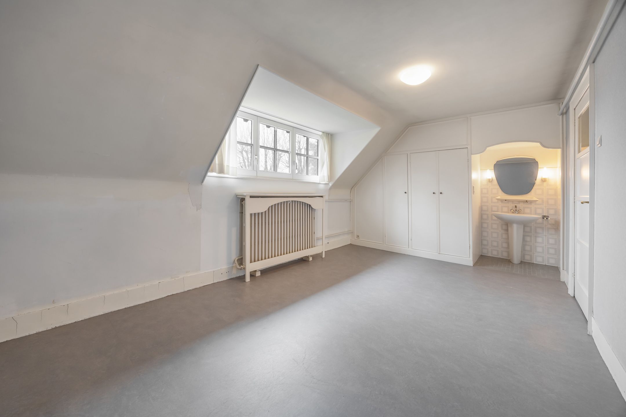 Stijlvolle villa met zwembad en uitzonderlijk potentieel foto 15