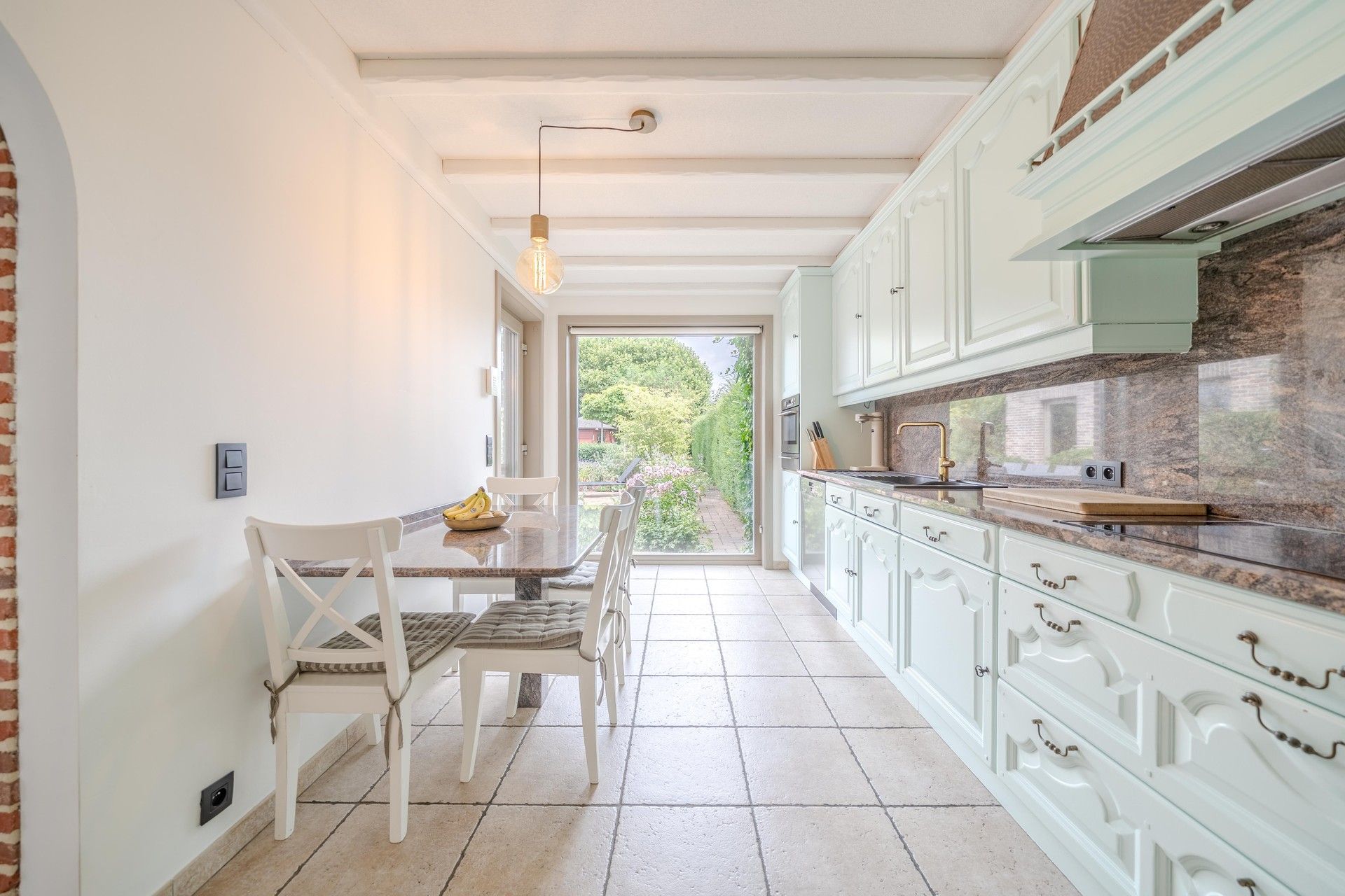 Een karaktervolle, halfopen gezinswoning te Melsele foto 7