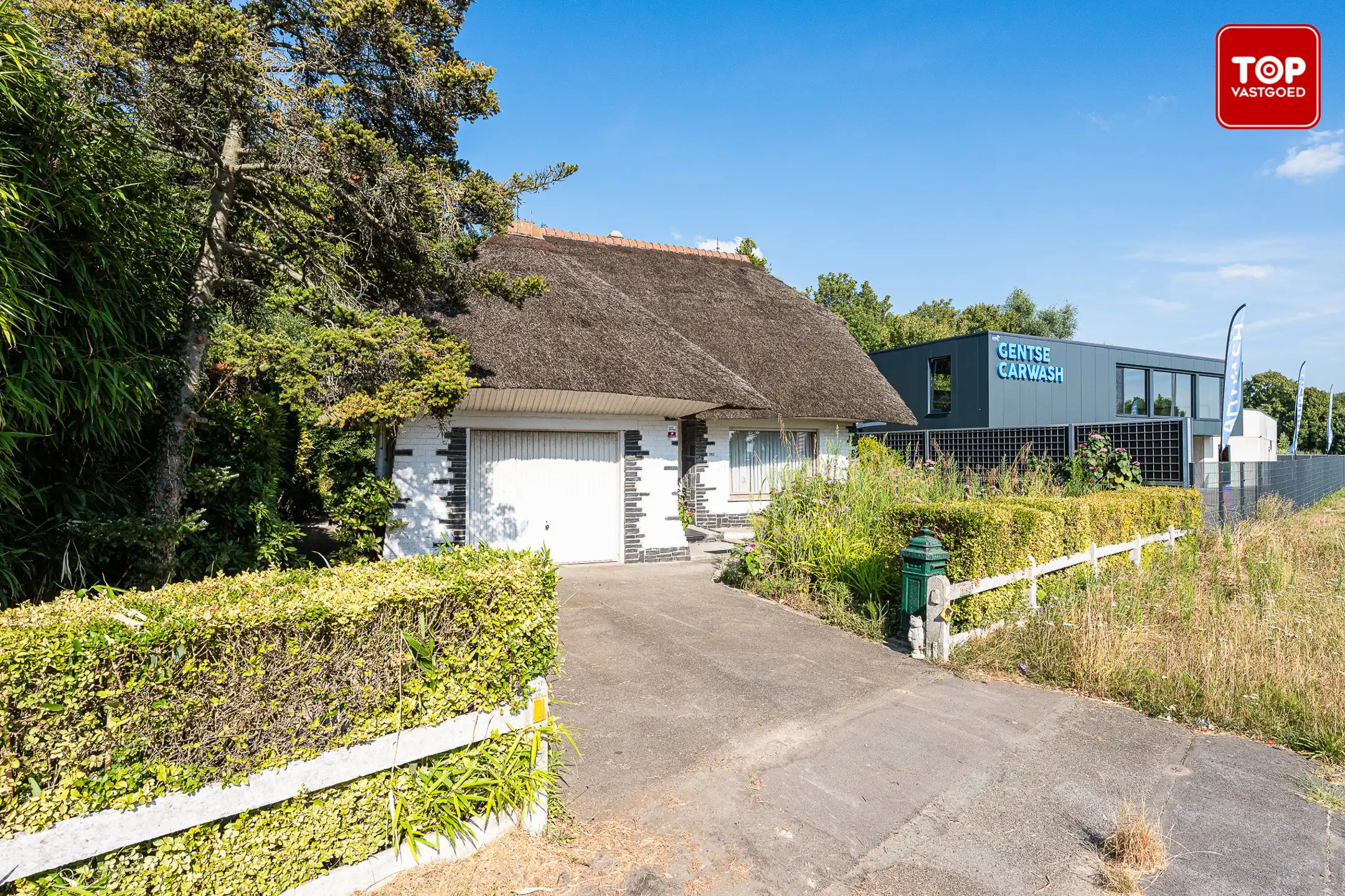 Charmante te renoveren woning met karakter en strooien dak foto 20