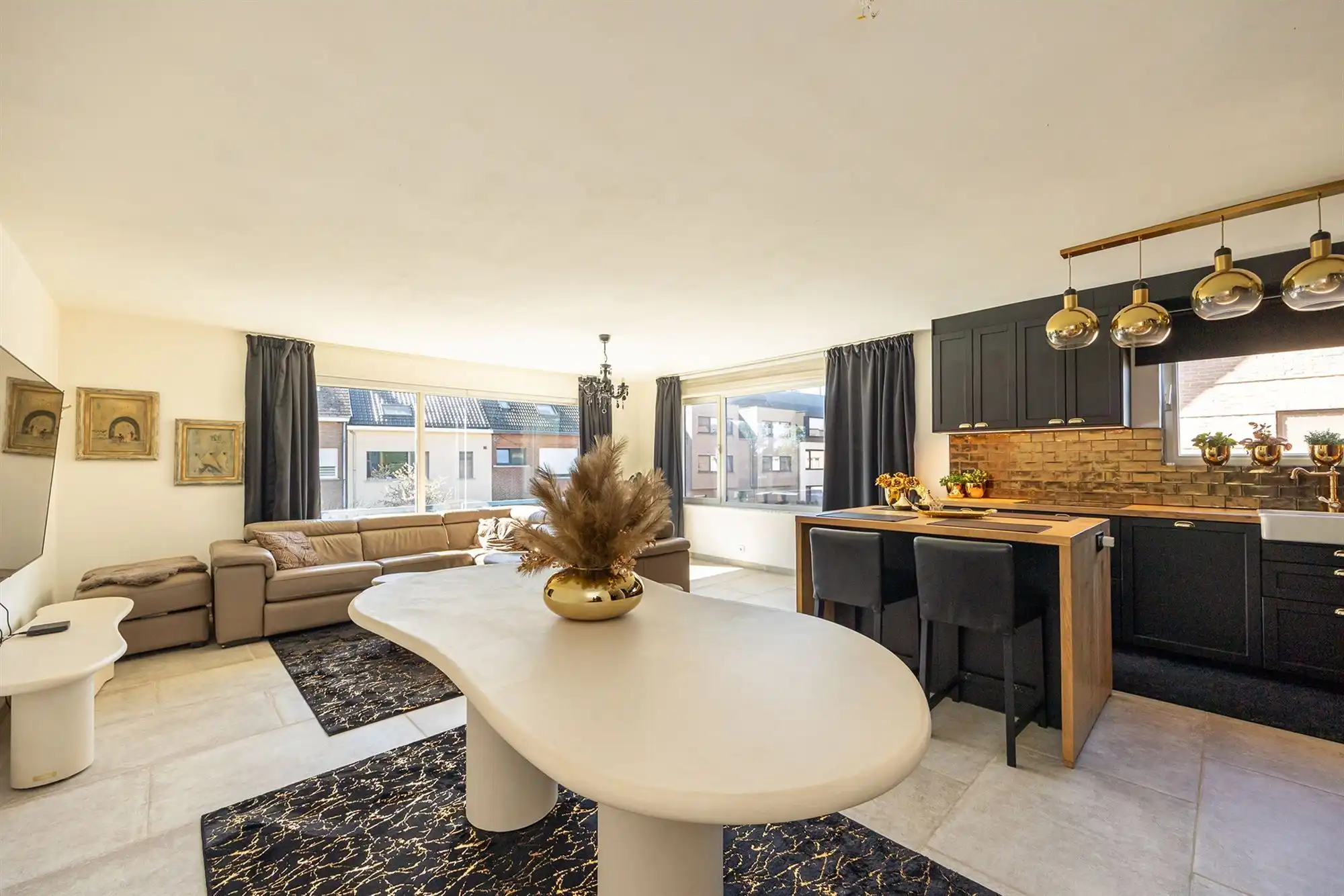 Lichtrijk appartement met terras en garage in Mechelen foto 4