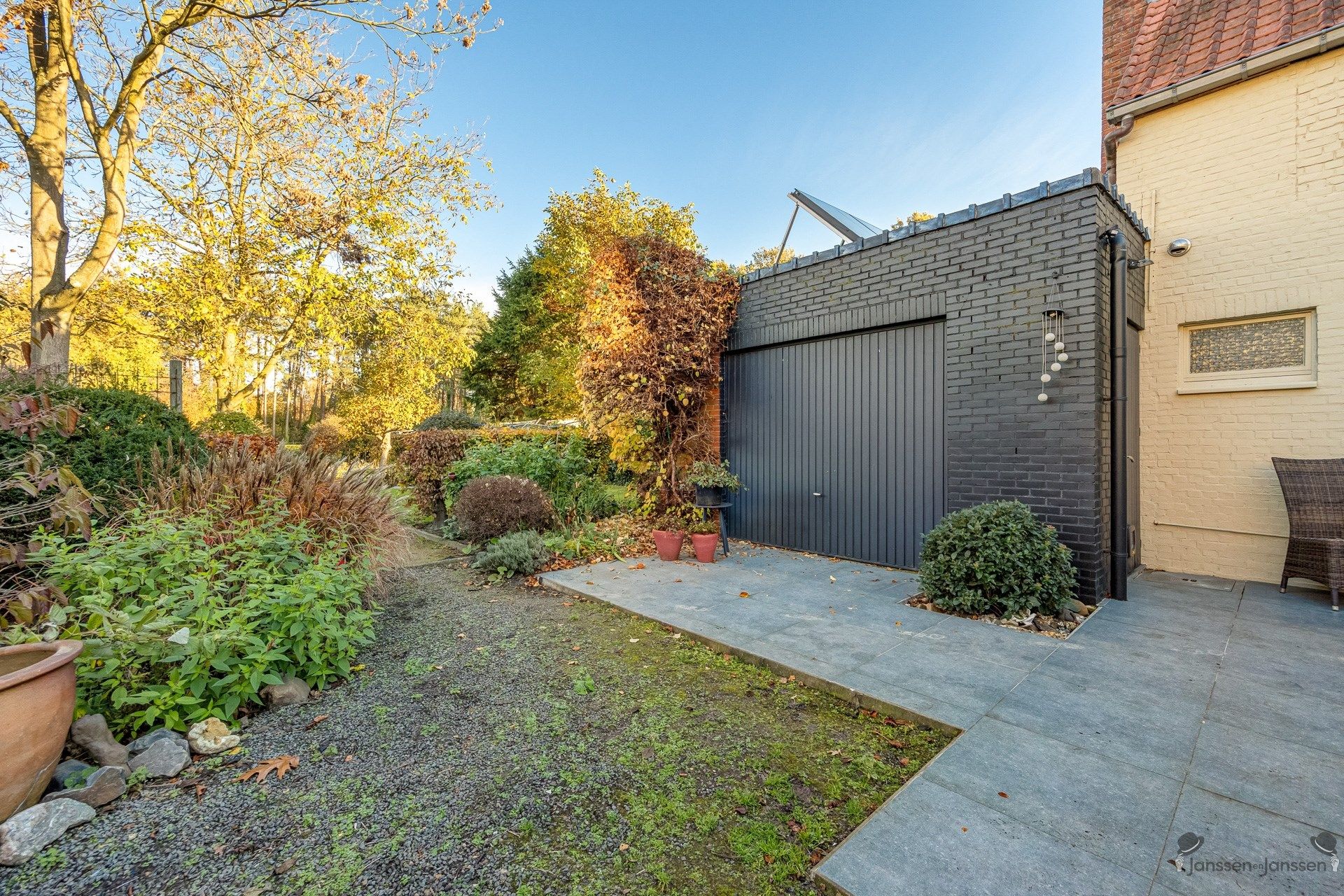 Charmante halfopen woning met 3 slaapkamers foto 23