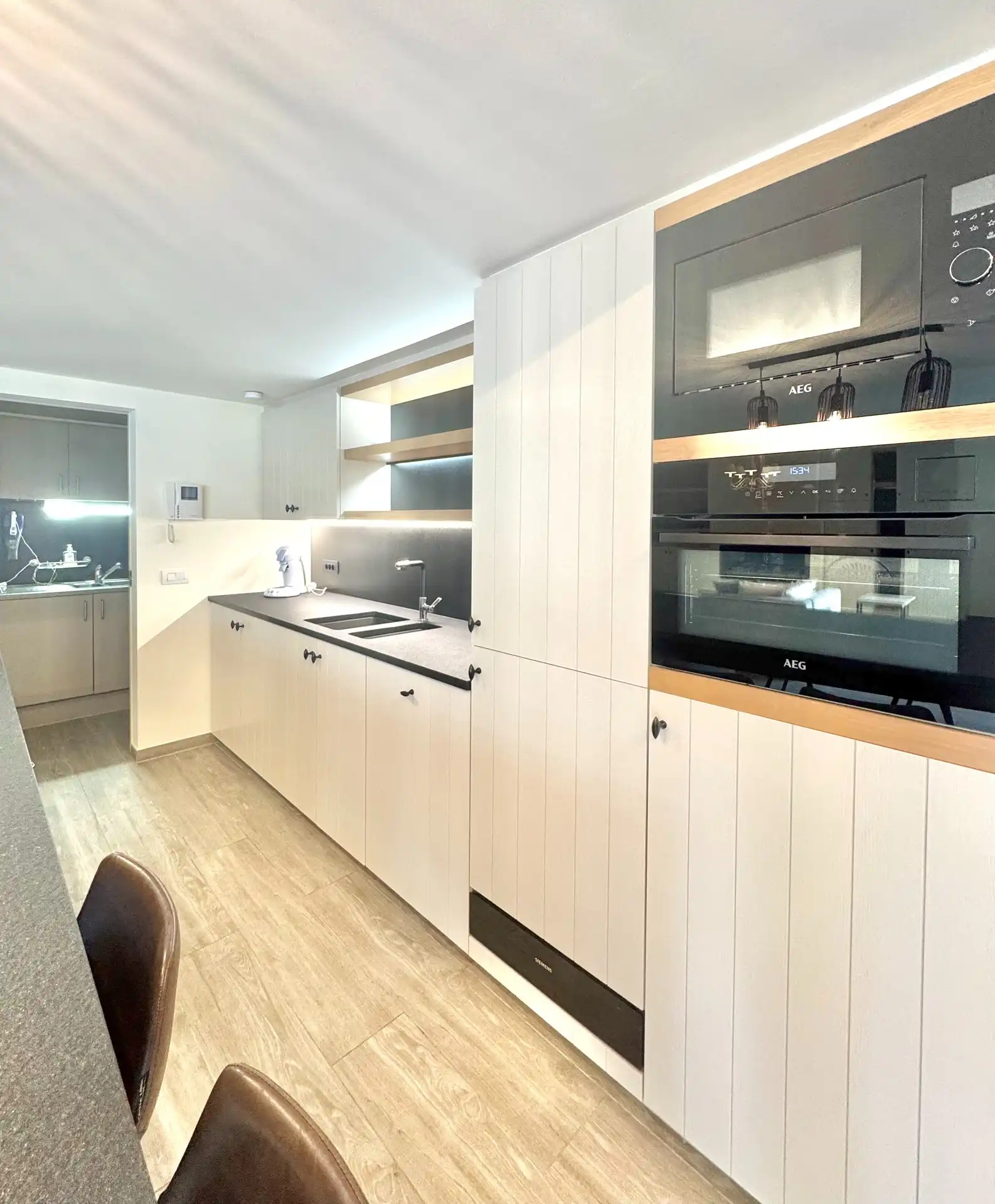 RUIM APPARTEMENT | OVERDEKTE AUTOSTAANPLAATS |TUIN | TERRAS | 130 M² foto 11