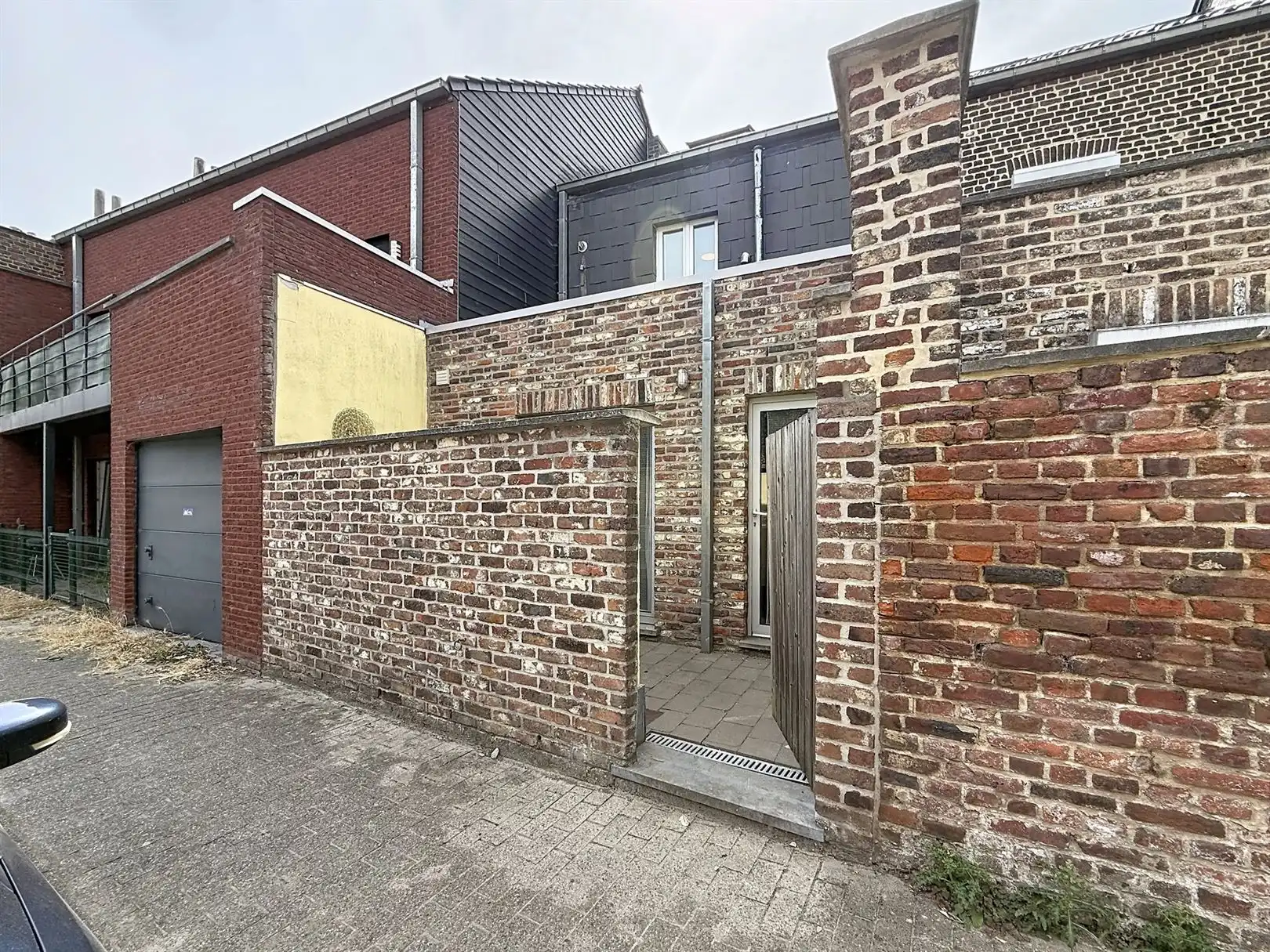 Instapklare stadwoning met koer, 2/3 slpks foto 4