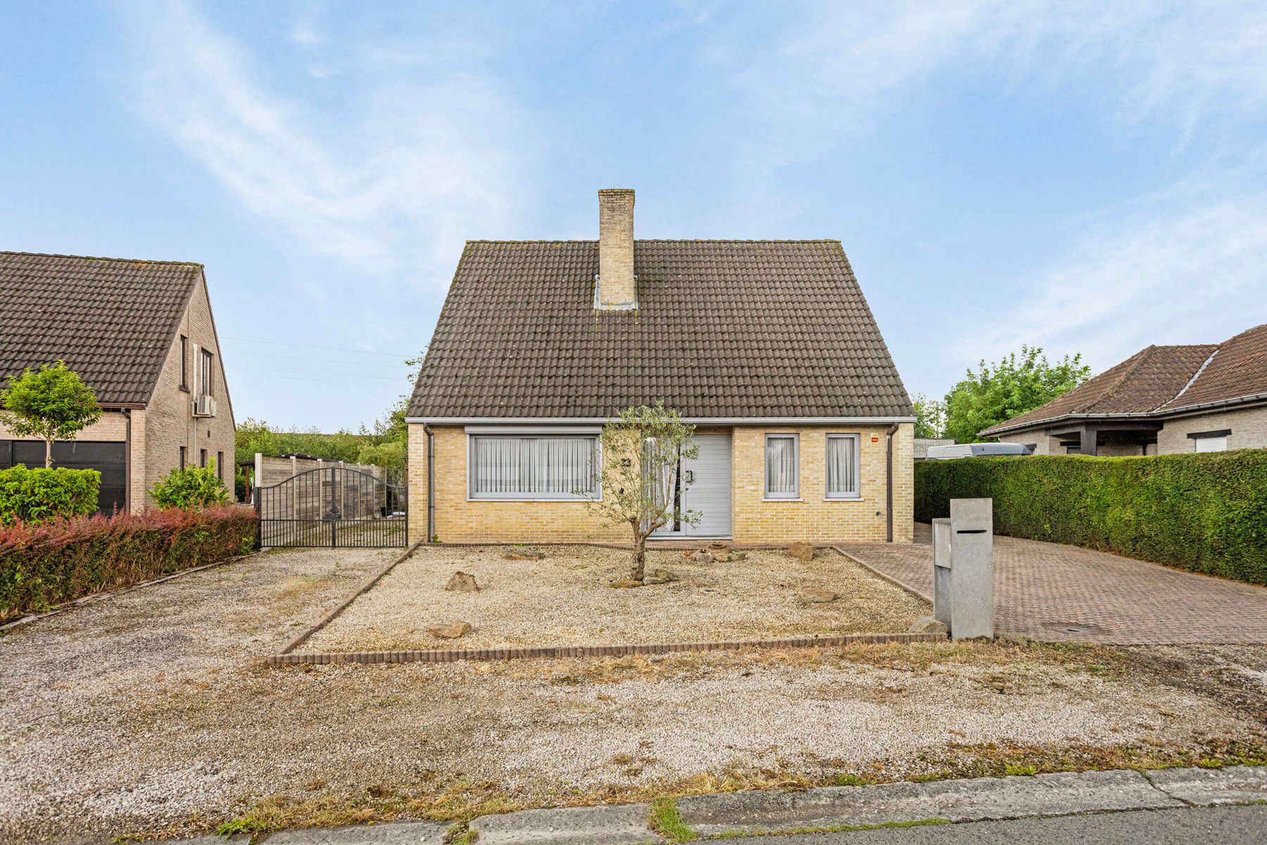 Instapklare OB met 4 kamers, garage, tuin en zonnepanelen foto 2