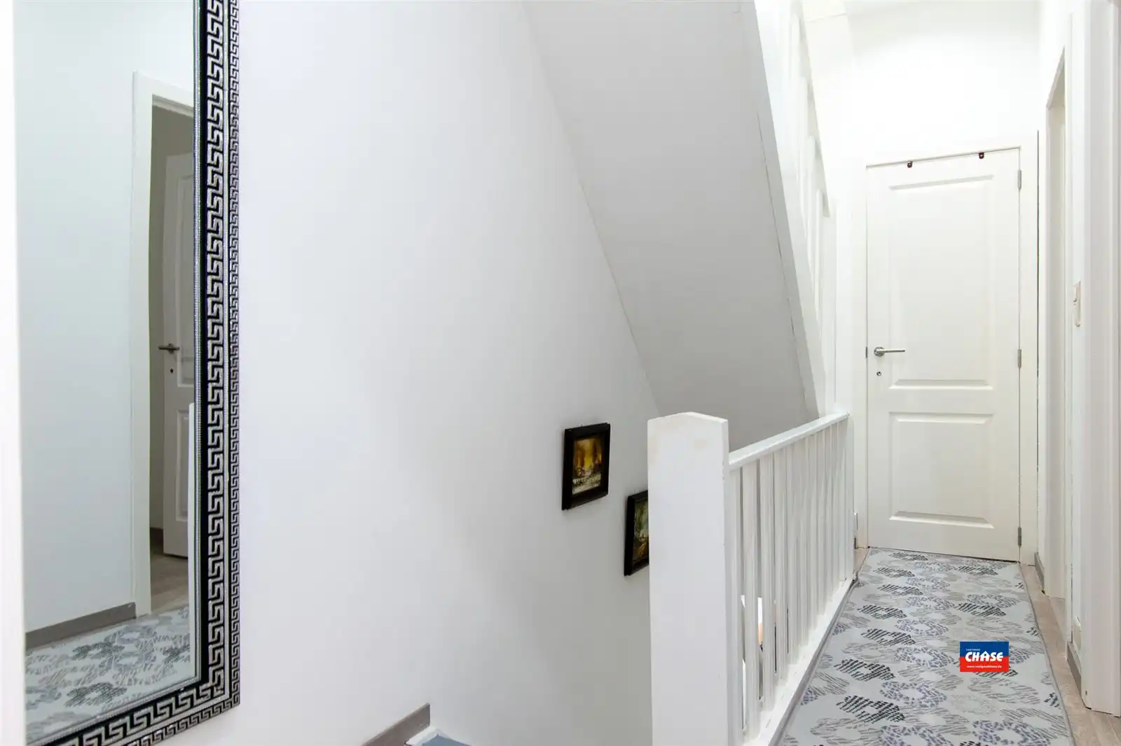 Instapklare rijwoning met vier slaapkamers en twee badkamers foto 18