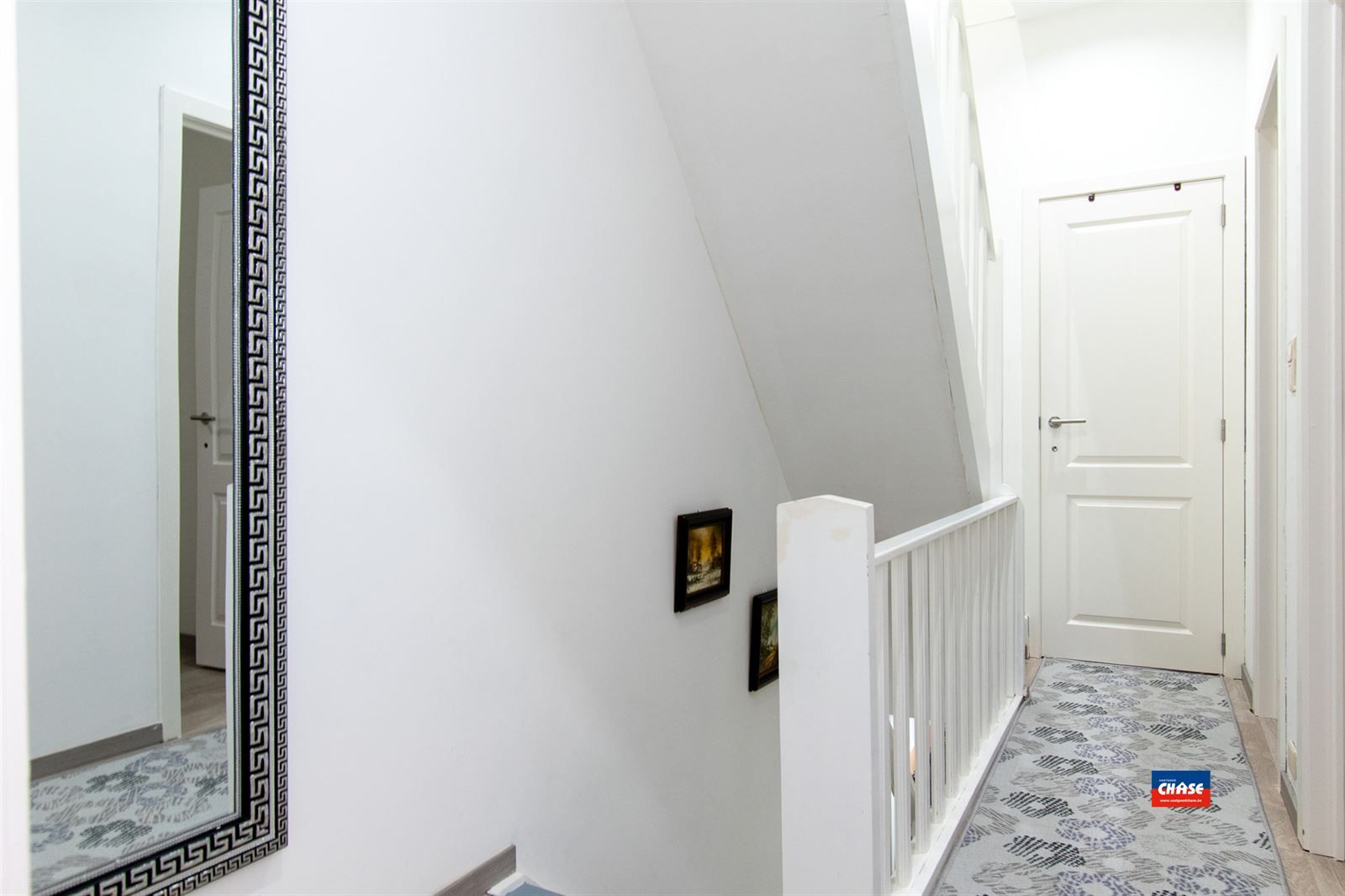 Instapklare rijwoning met vier slaapkamers en twee badkamers foto 18