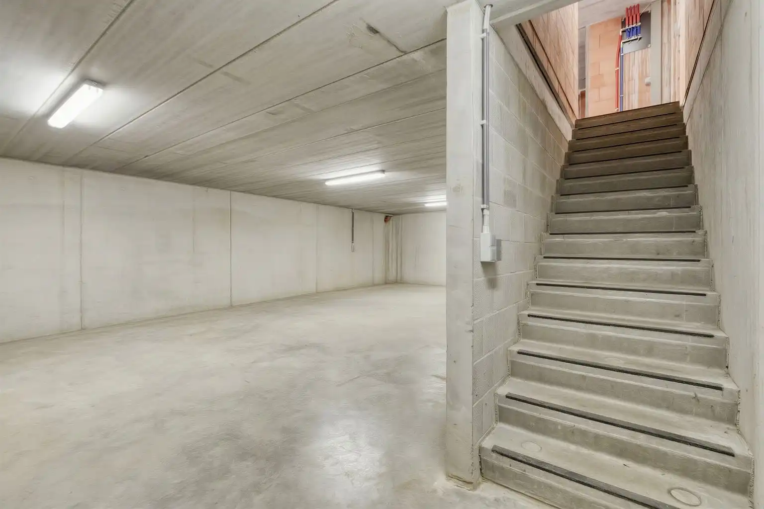 EEN WONING MET KARAKTER,  KLAAR OM TE SCHITTEREN ! foto 14