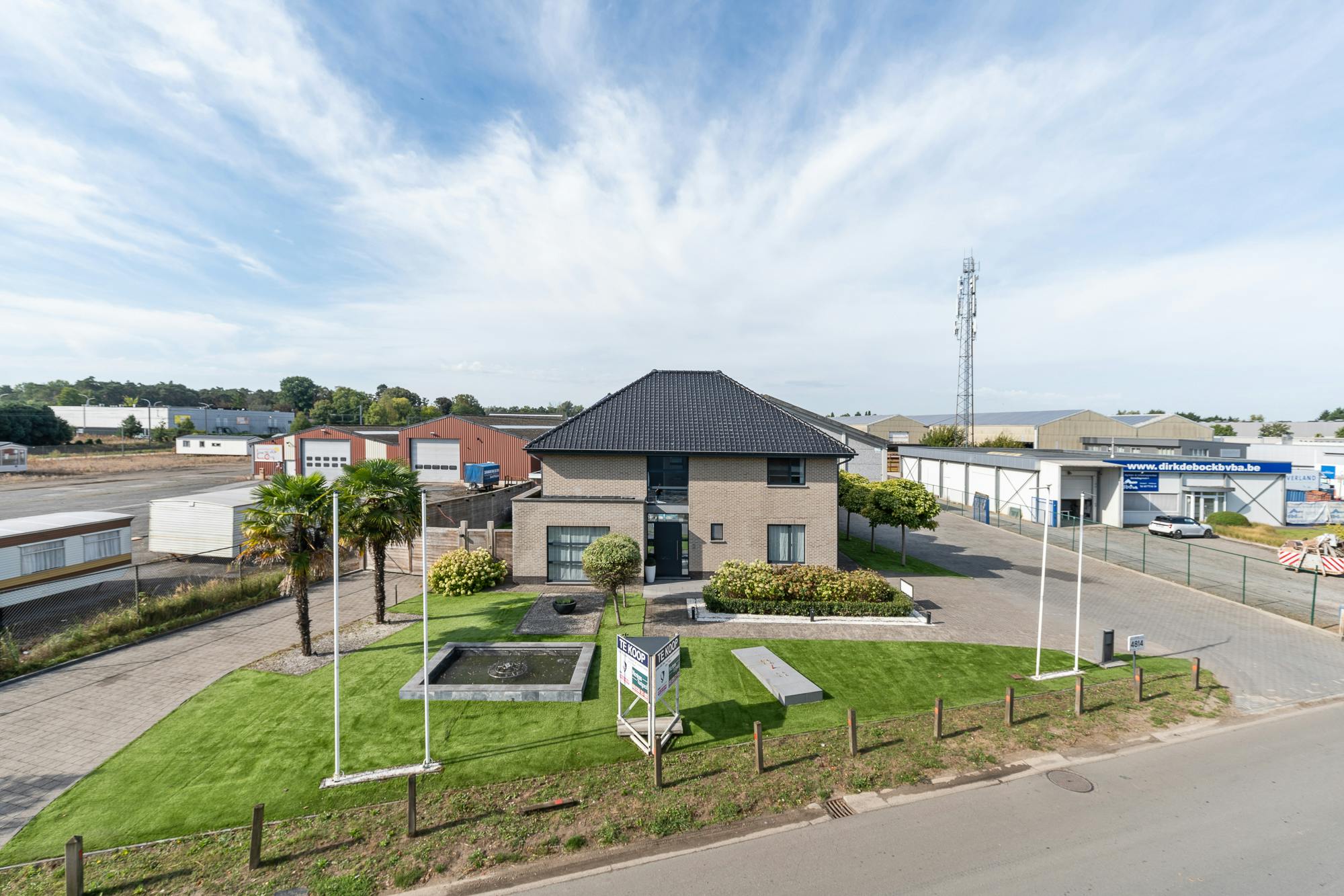 Luxe villa met exclusieve tuin en magazijn in KMO-zone foto 72