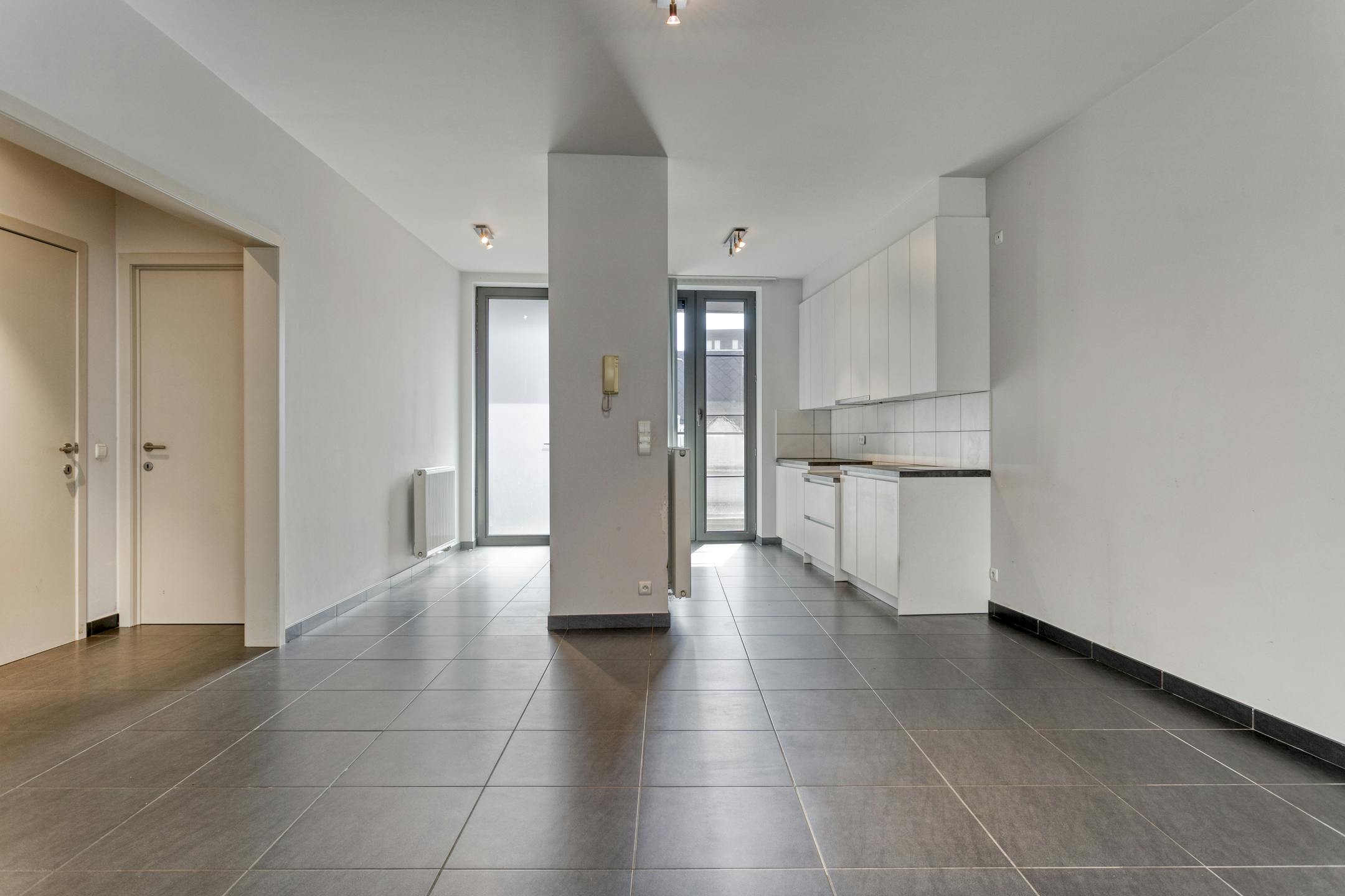 Energiezuinig appartement te koop in hartje Kortrijk! foto 3