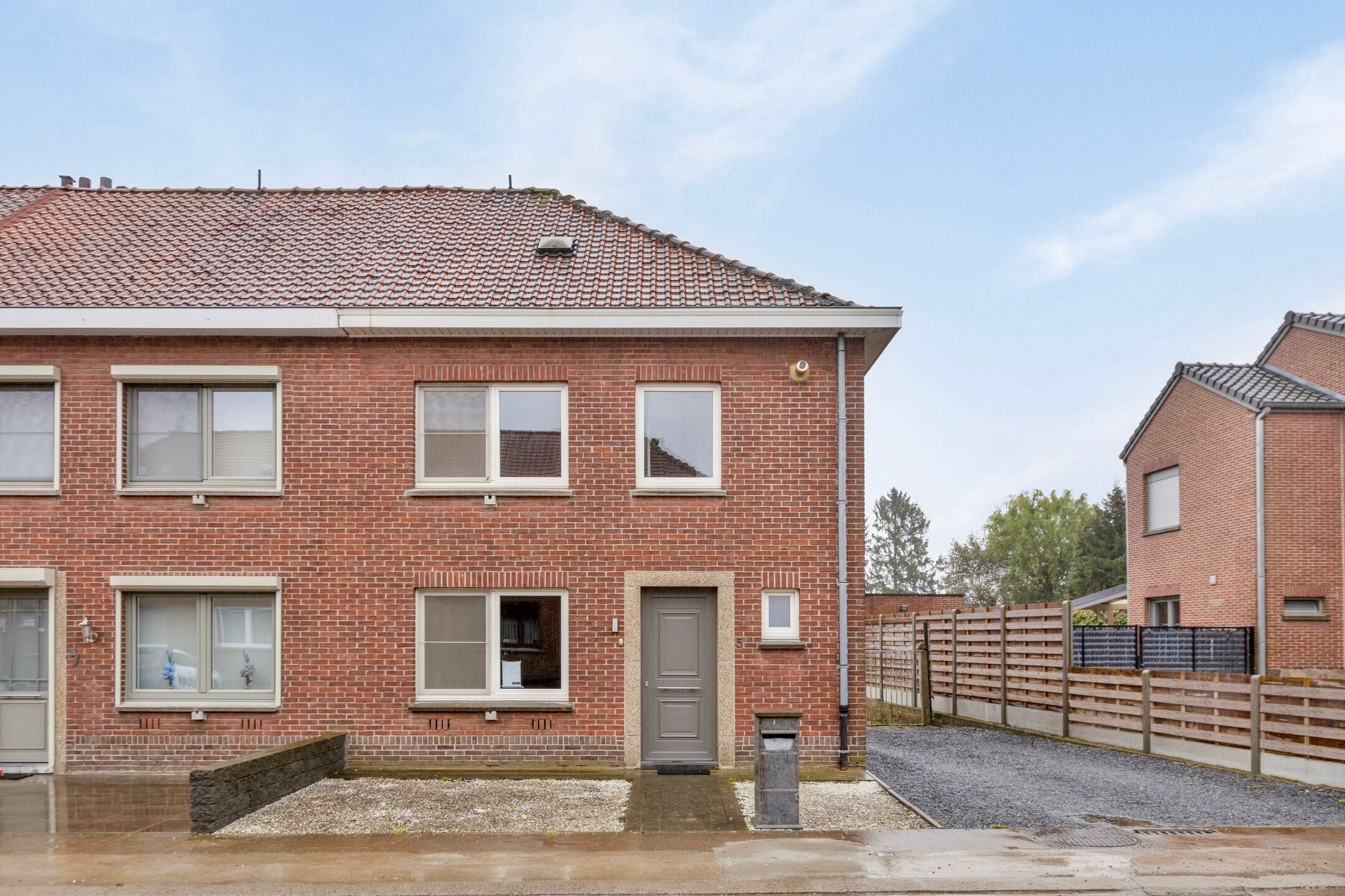 Gerenoveerde woning met twee slaapkamers aan de rand van de stad foto 1