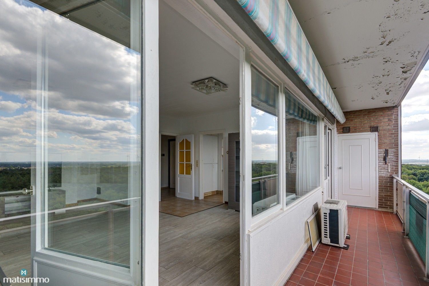 INSTAPKLAAR APPARTEMENT MET 2 SLAAPKAMERS EN WEIDS UITZICHT NABIJ STADSCENTRUM GENK foto 11