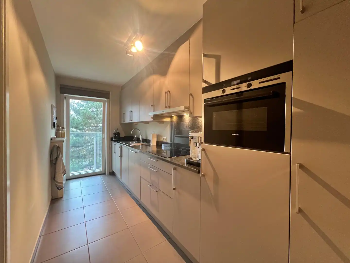 Lichtrijk 2-slaapkamerappartement met terrassen op topligging in Gent foto 6