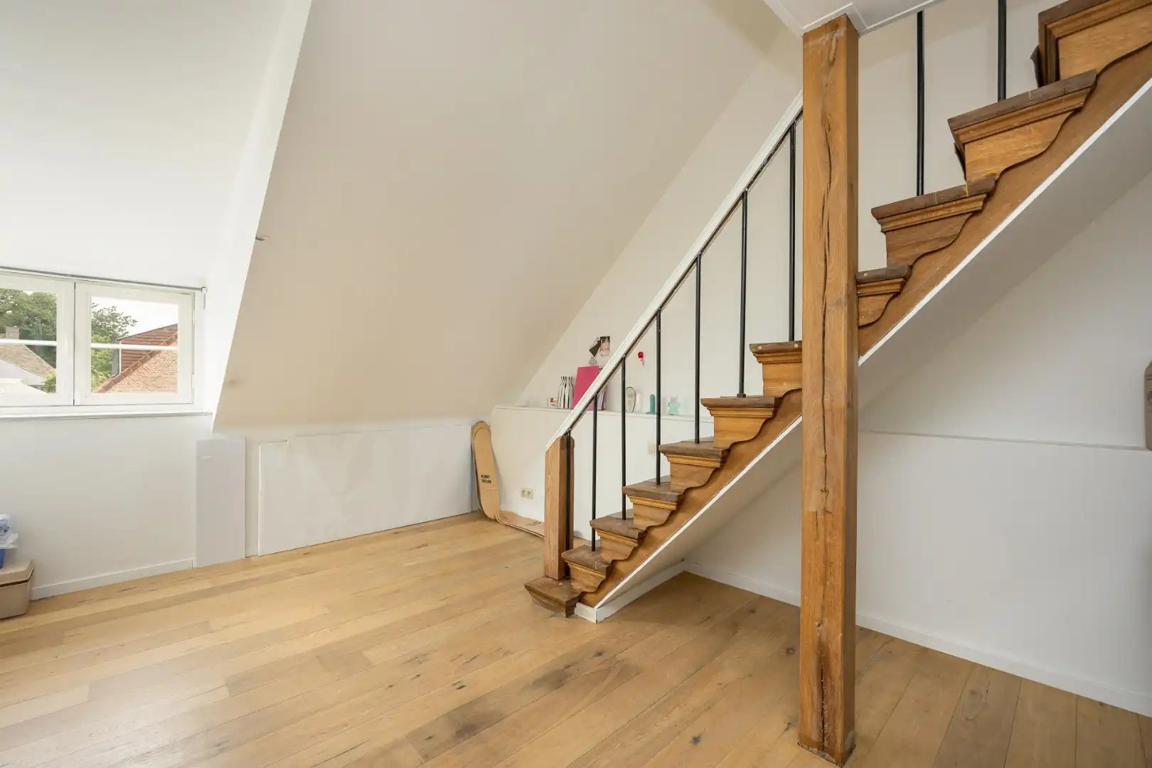 Zeer ruime woning (8 slpk + 8 badkamers) op een perceel van ca. 1.522 m² te Wijnegem/grens Schilde foto 31