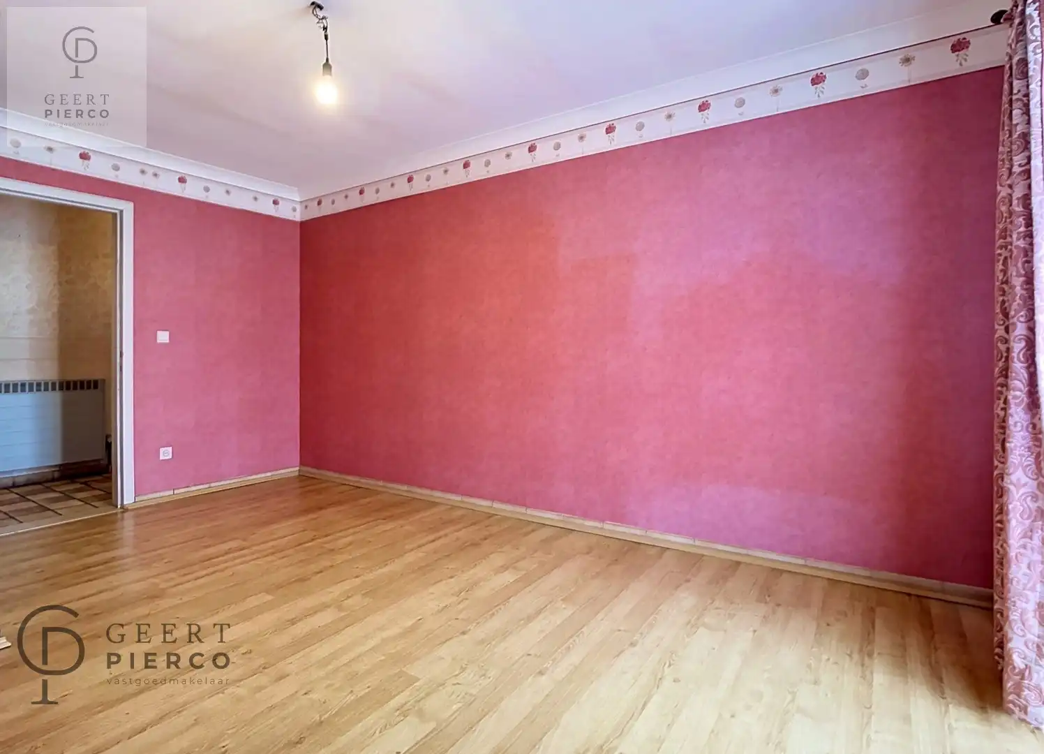 Zeer ruime bungalow gelegen op een uiterst rustig perceel foto 17