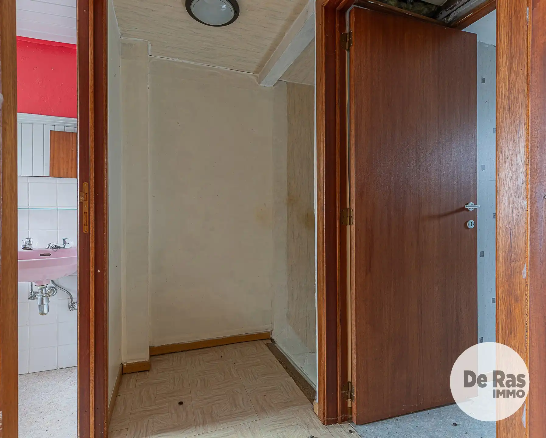 LEDE Centraal gelegen renovatiewoning met terras foto 15