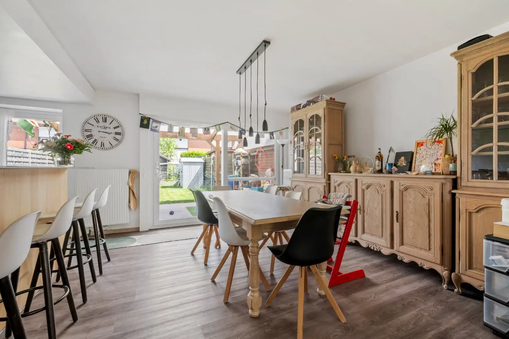 Instapklare woning met 3 slaapkamers, dressing, garage en tuin op een rustige ligging in Ledegem foto 3