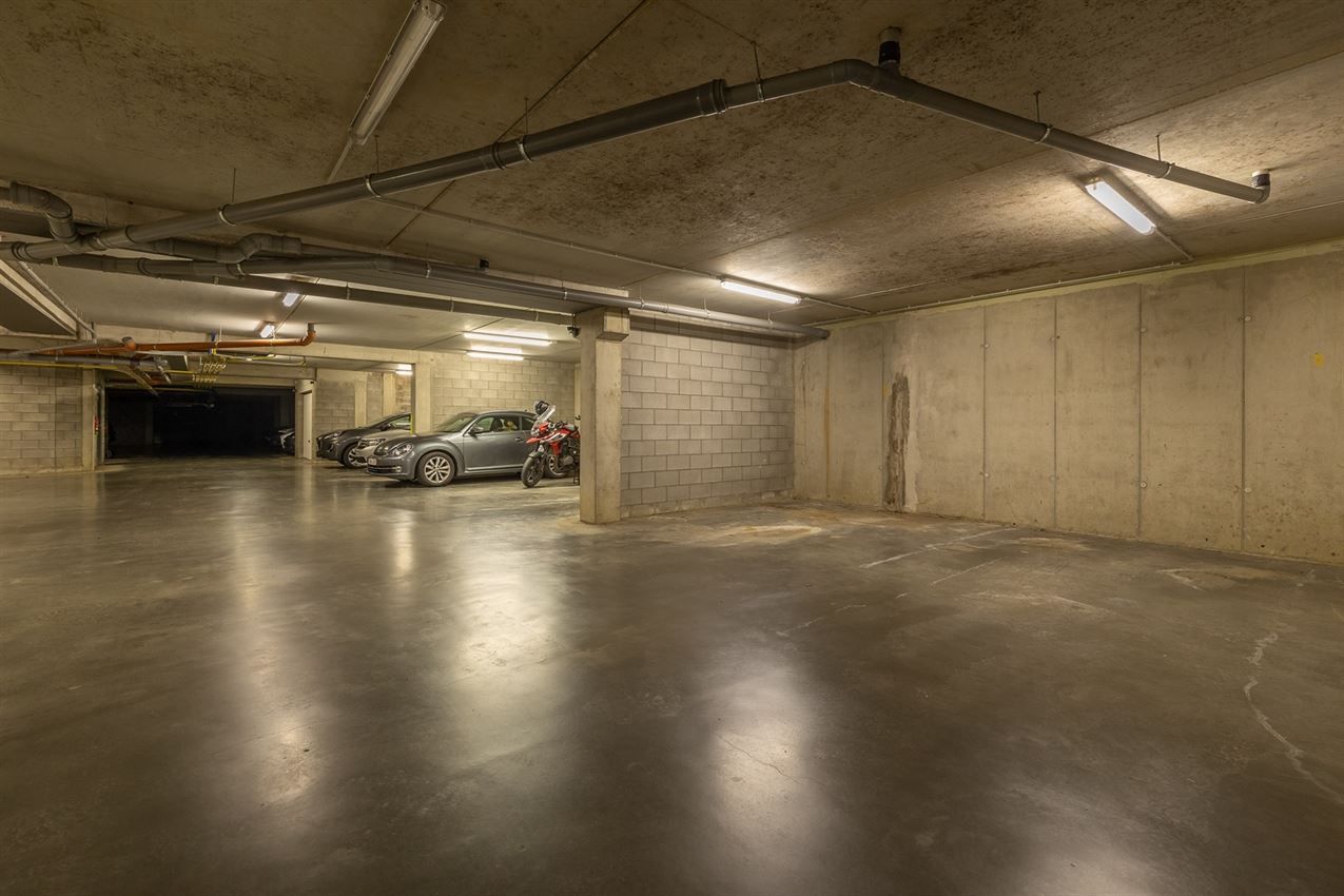 Penthouse met 3 slpk., riant terras, autostaanplaats en kelderberging foto 27