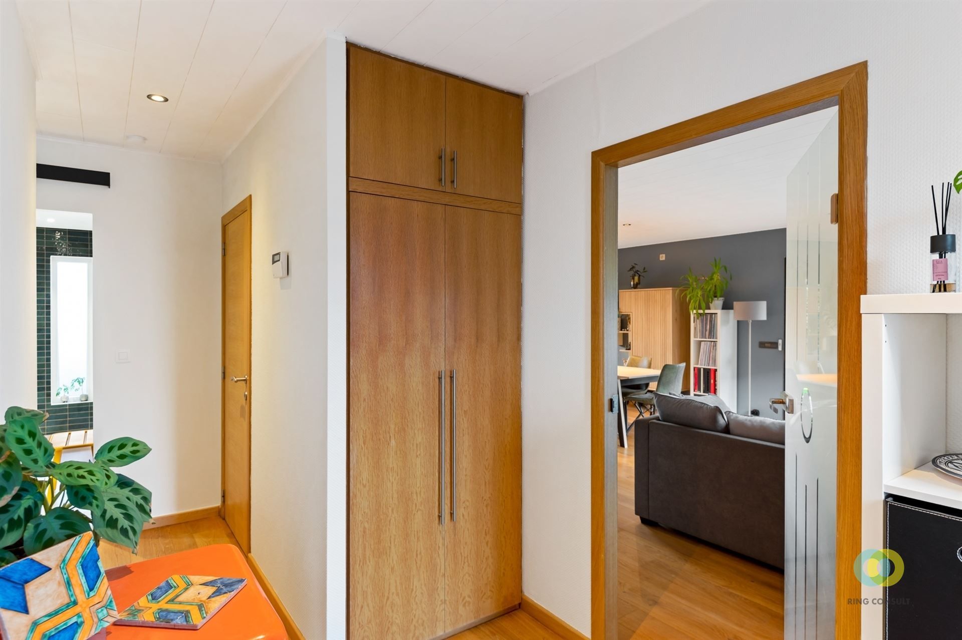 Residentieel gelegen bungalow met garage foto 3