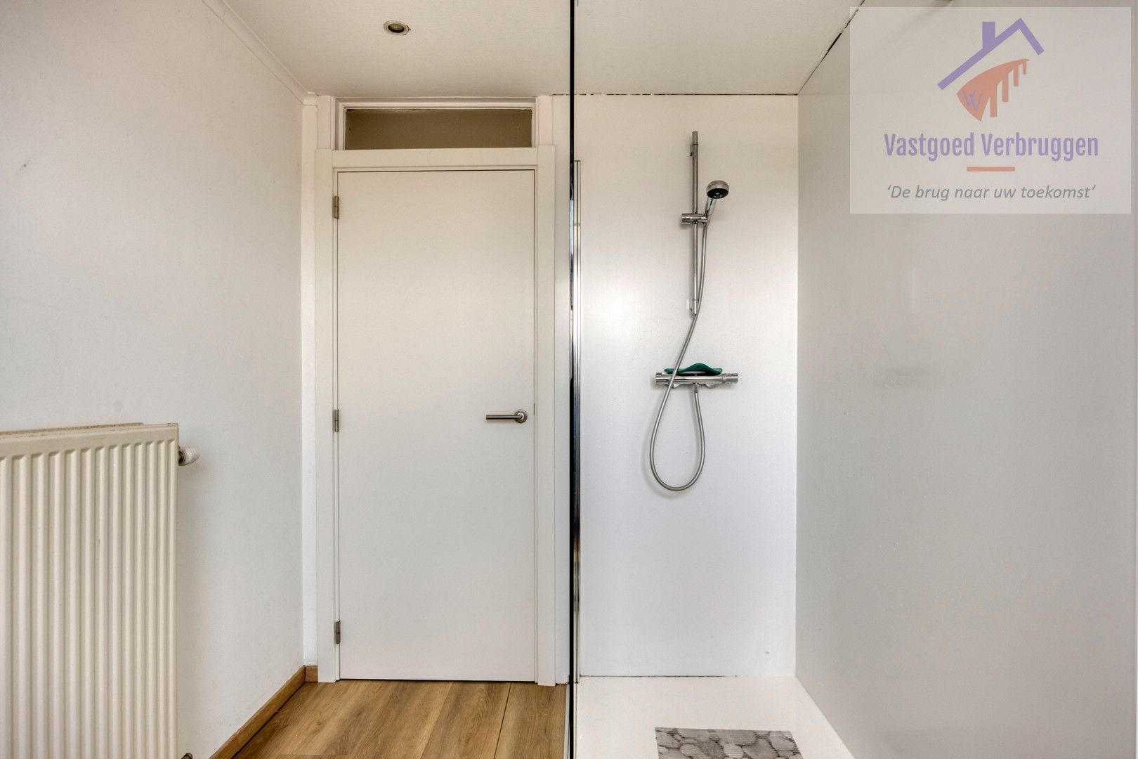 Instapklaar ruim 3 slpk duplex-penthouse met 2 terrassen in centrum van Erembodegem foto 13