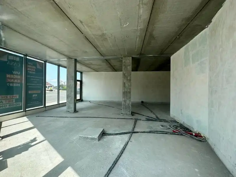 Commercieel handelspand te huur op toplocatie aan station Ingelmunster foto 8