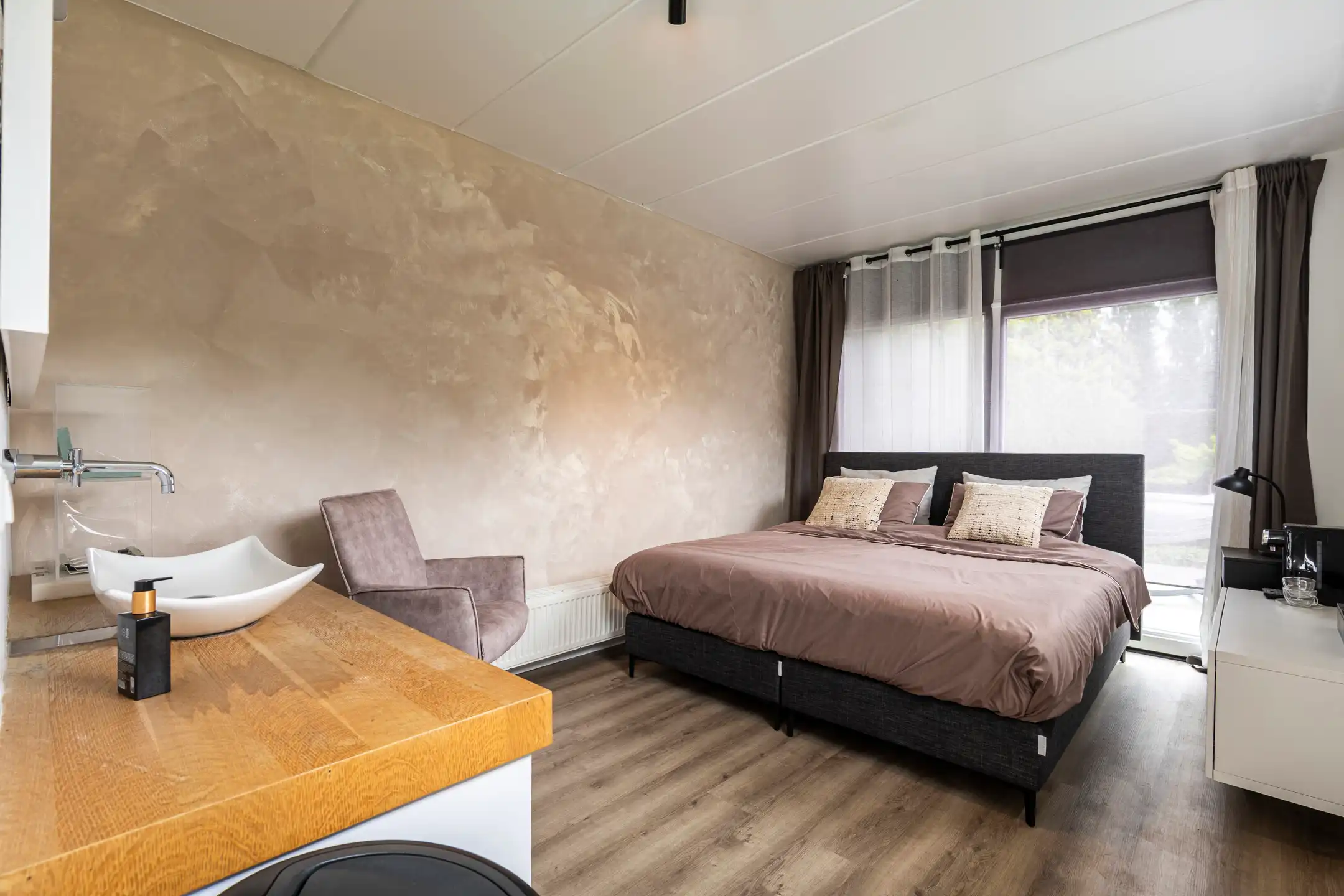 Energiezuinige villa met zwembad, poolhouse & gastenverblijf foto 30