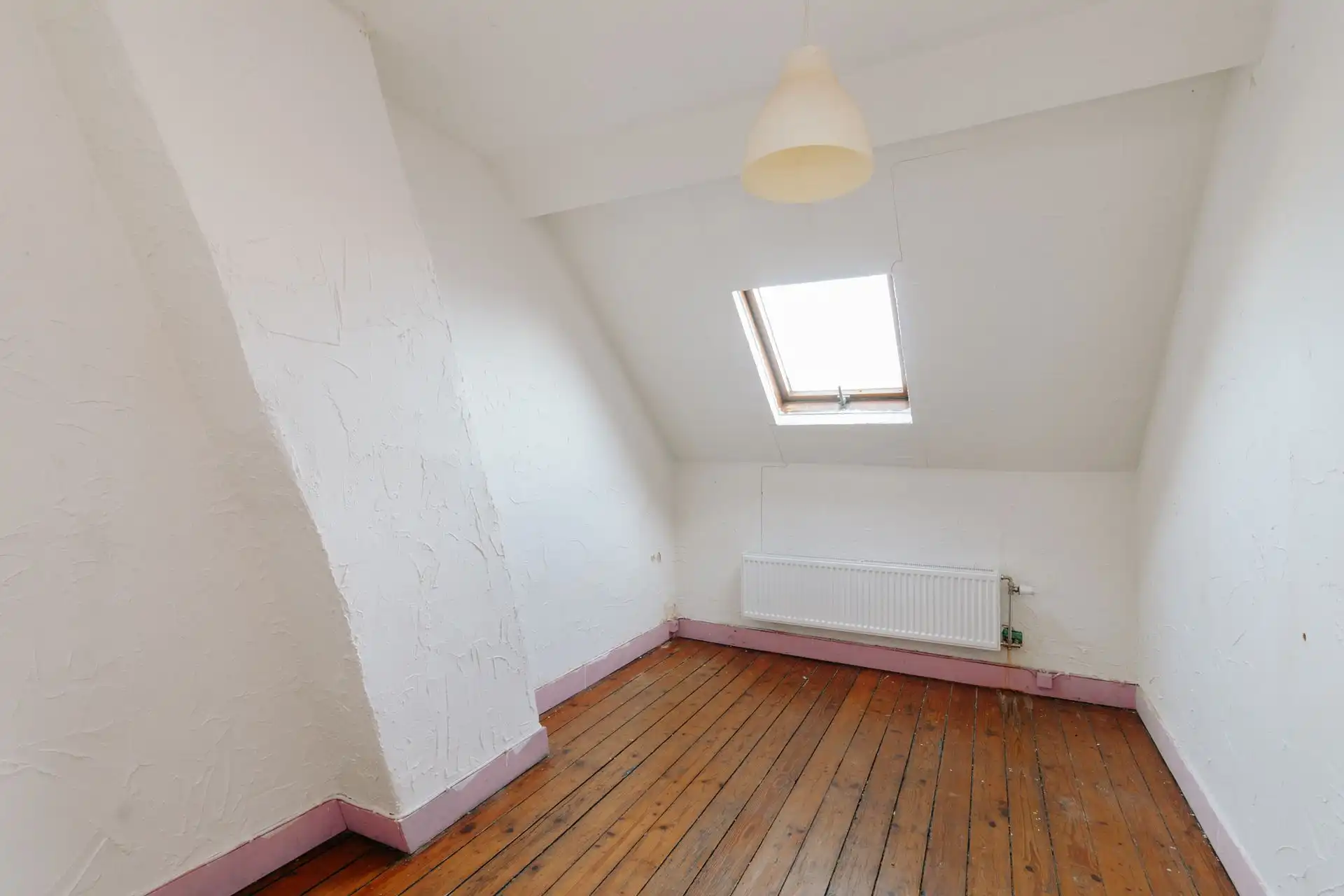 Te renoveren woning met 3 slaapkamers en koer foto 14
